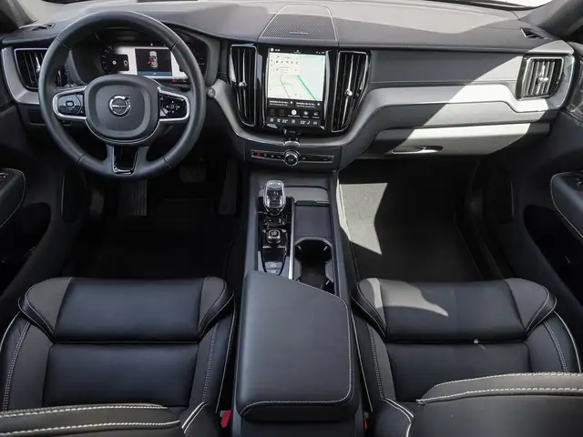 Volvo XC60 view 11