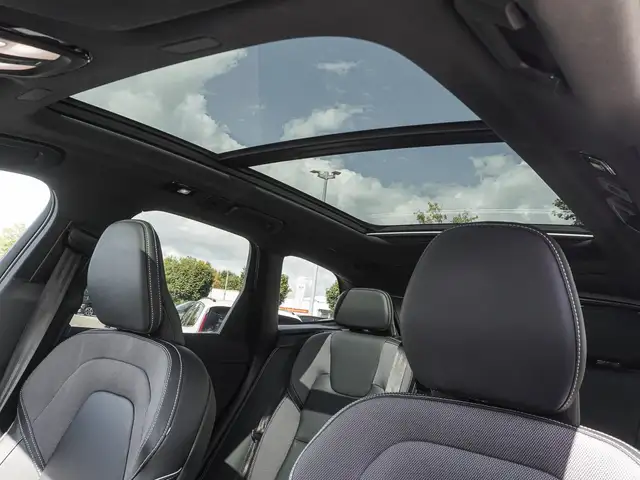 Volvo XC60 view 8