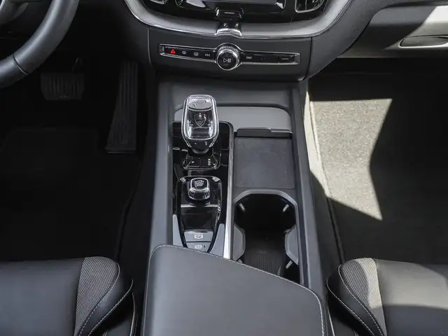 Volvo XC60 view 14