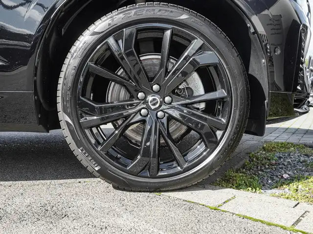 Volvo XC60 view 7