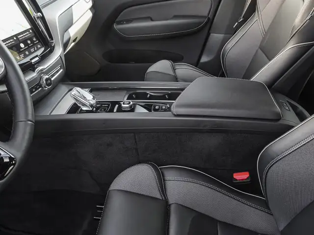 Volvo XC60 view 15