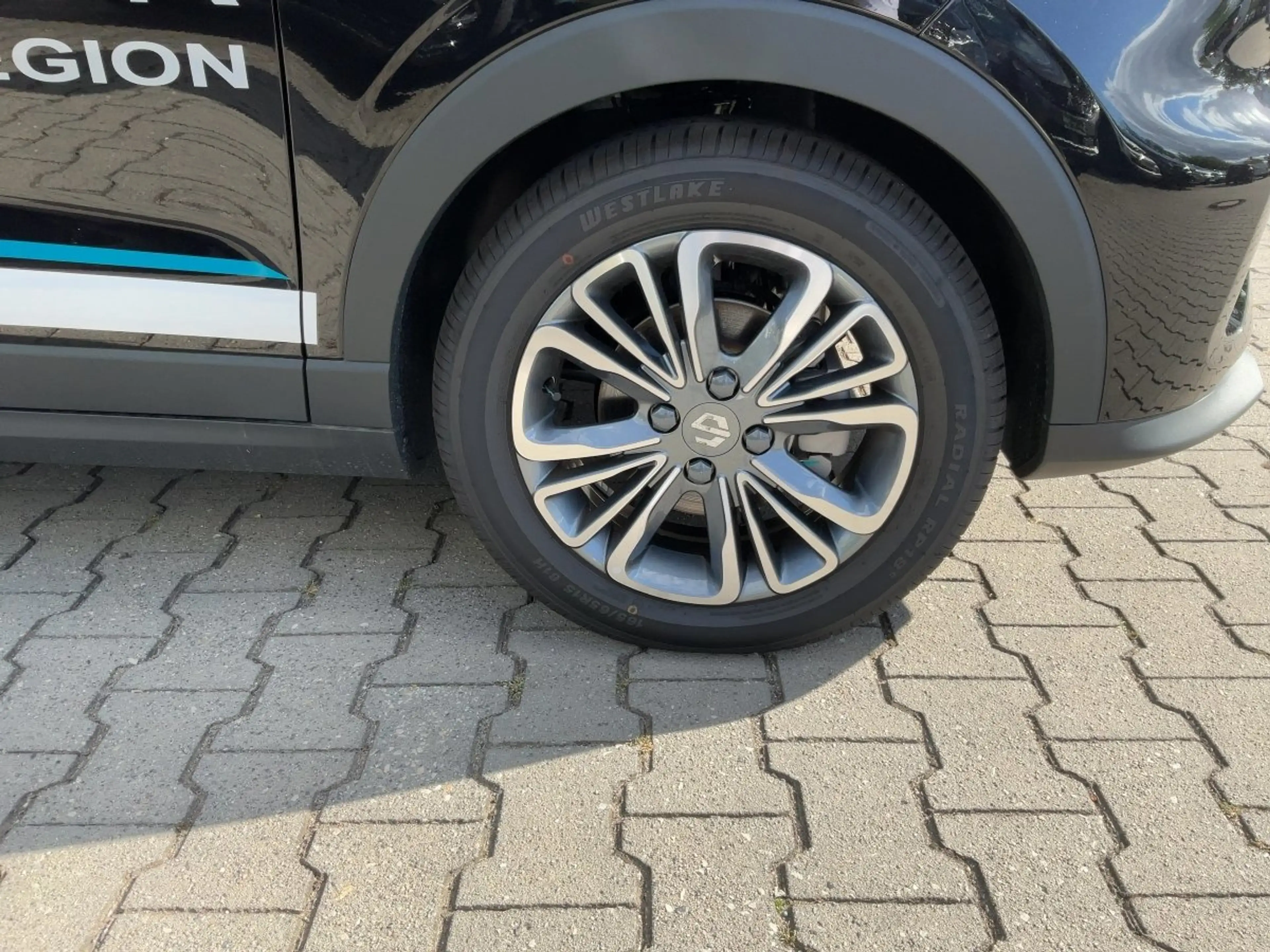 Leapmotor T03 37 70 kW BEV ACC+Navi+Pano+Kam.+KeyLess+PDC — photo 8