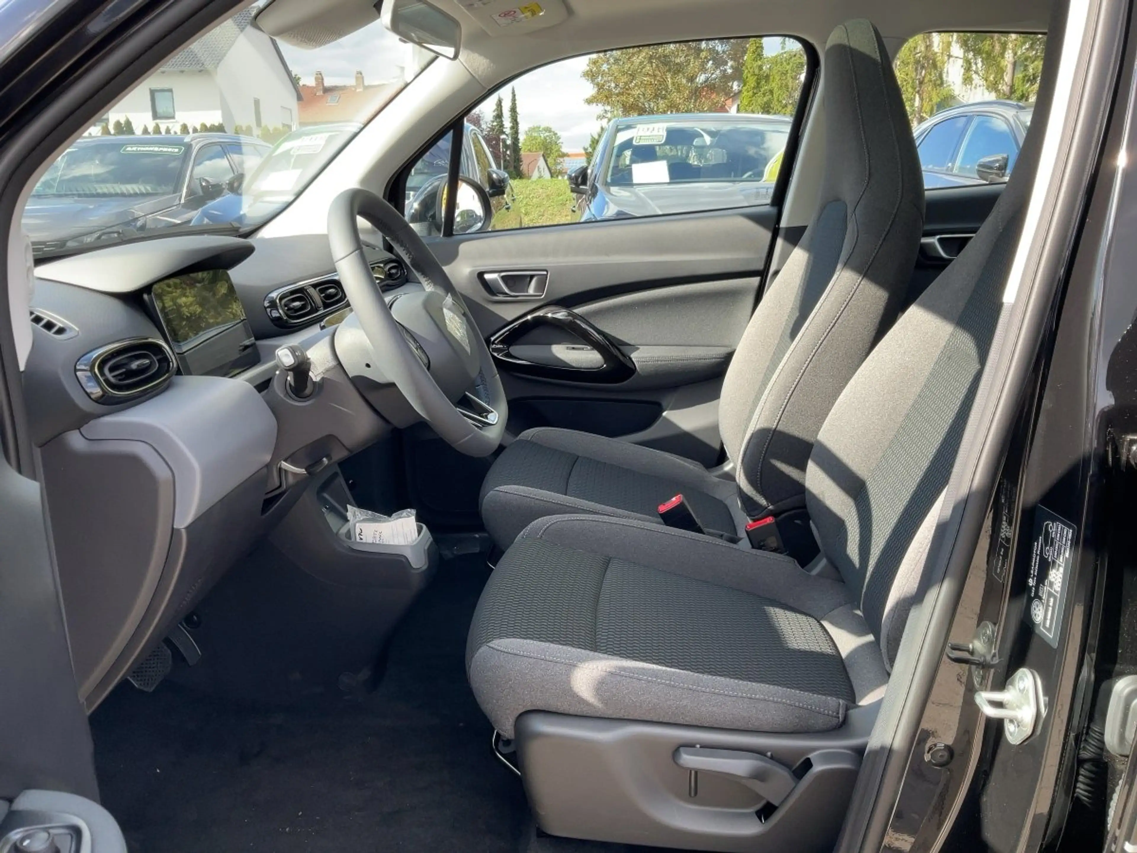 Leapmotor T03 37 70 kW BEV ACC+Navi+Pano+Kam.+KeyLess+PDC — photo 12