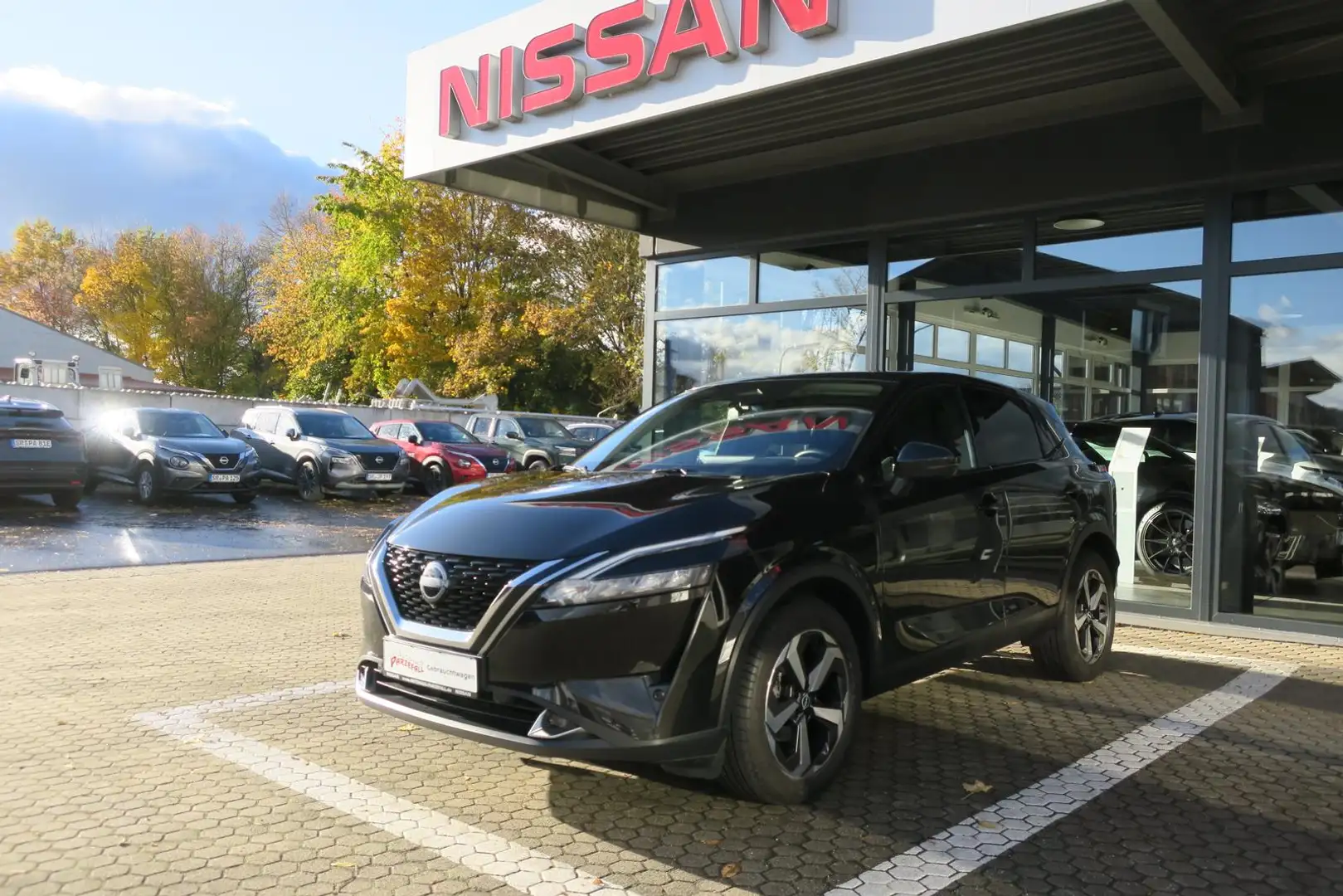 Nissan Qashqai N-CONNECTA 1.3 DIG-T MHEV Xtronic Schwarz - 2