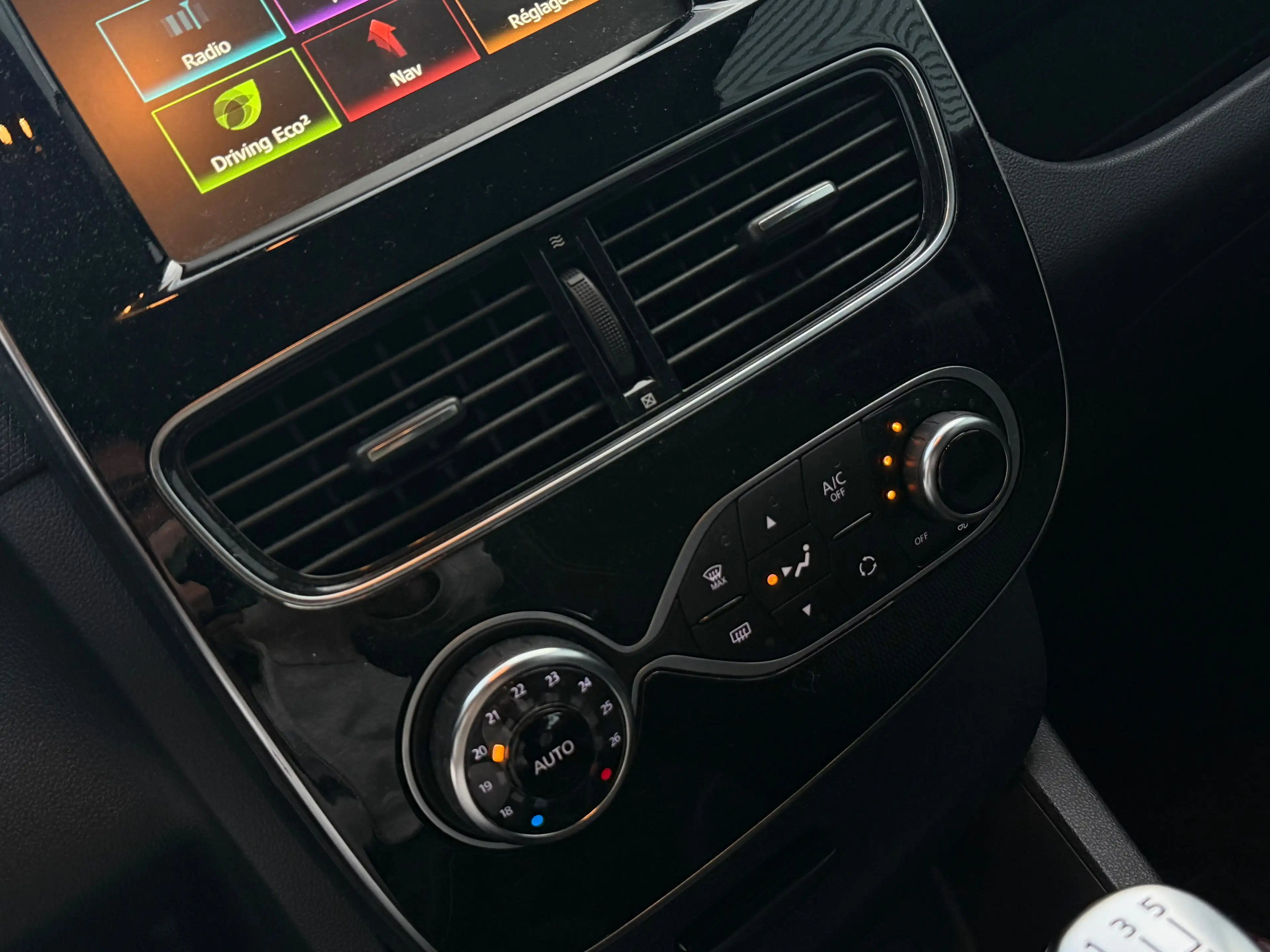 Renault Clio Clio 0.9 TCe Intens (EU6c) — photo 11