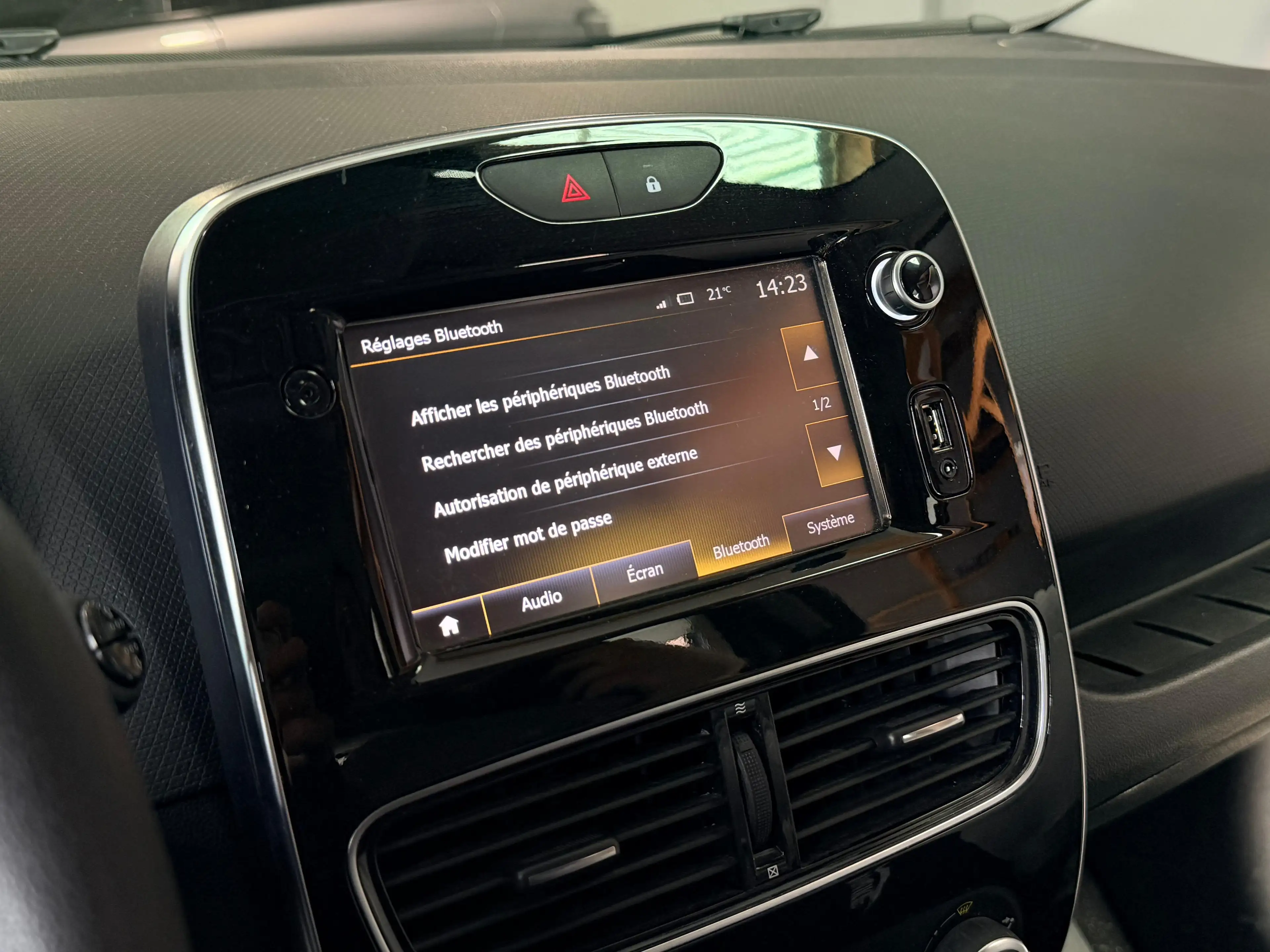 Renault Clio Clio 0.9 TCe Intens (EU6c) — photo 14
