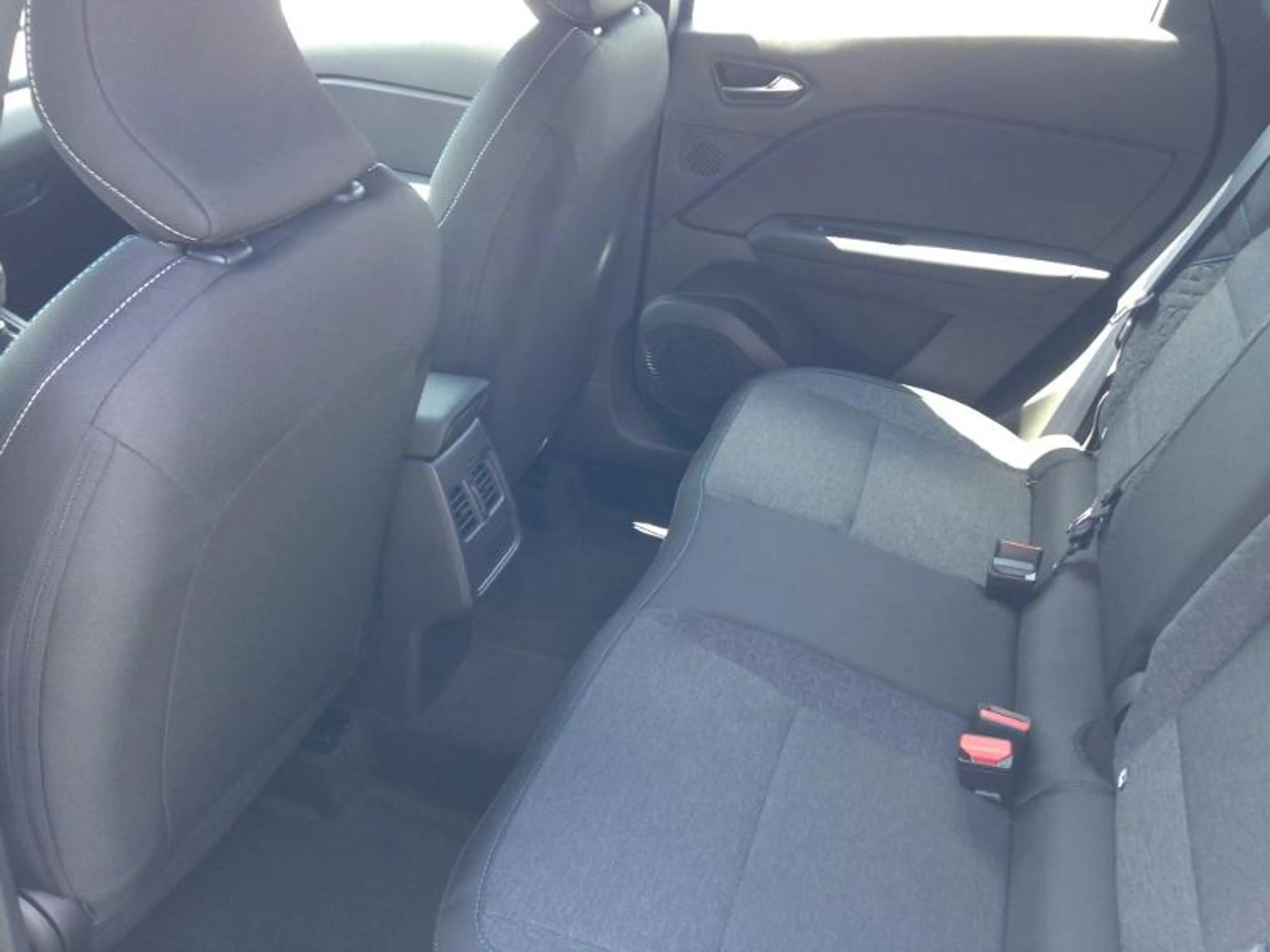 Mitsubishi Grandis Diamant Plus 1.3 T-Benziner 6-Gang — photo 5