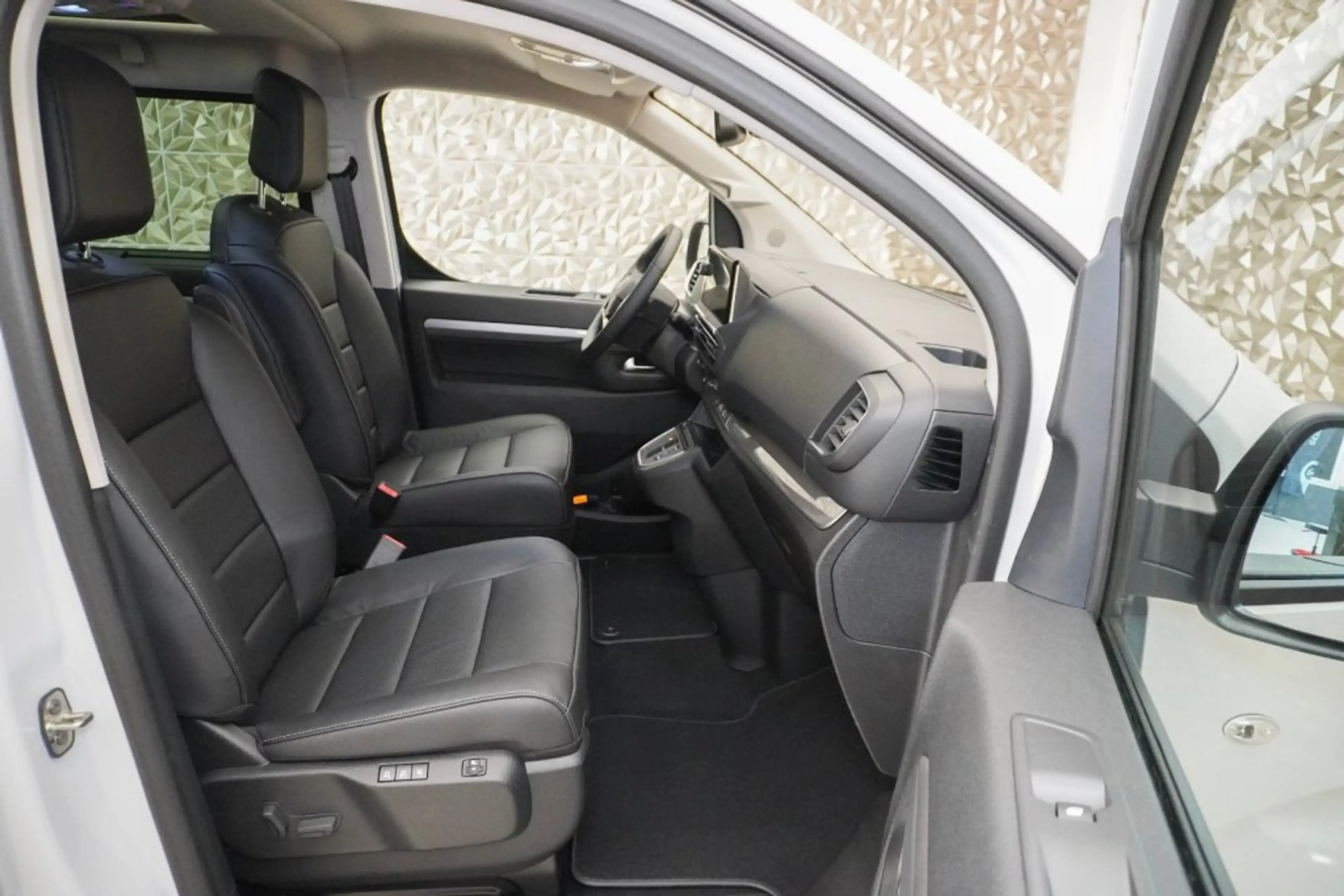 Fiat Ulysse La Prima L3 Diesel 2.2 180 EAT8 — photo 13