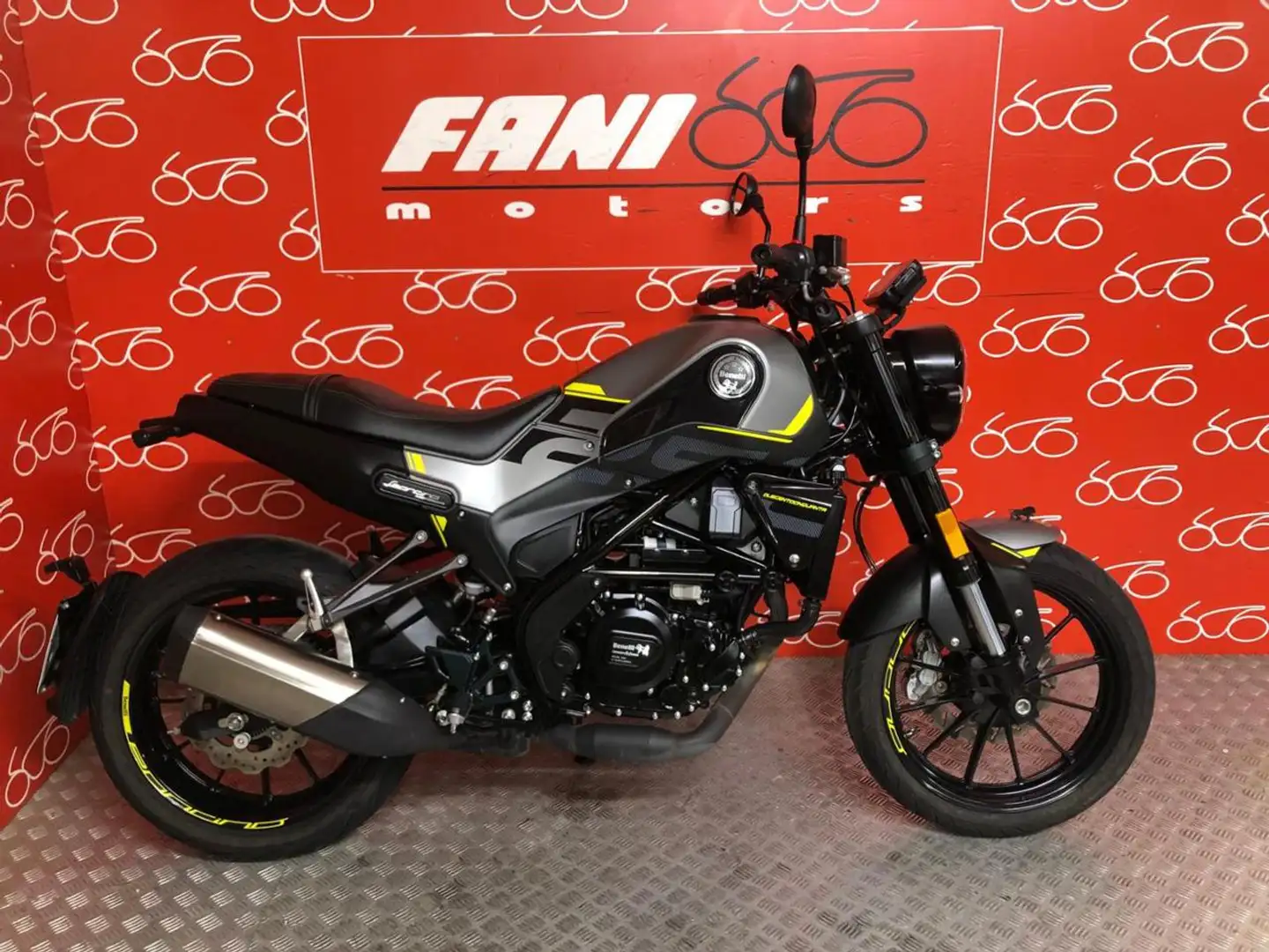 Benelli Leoncino 250 Grigio - 1