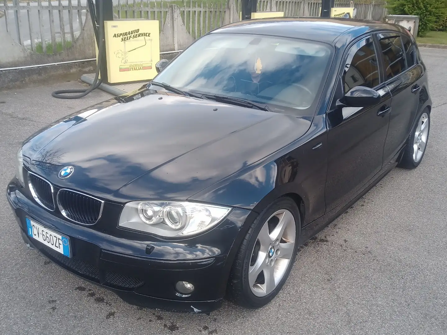 BMW 120 120d Attiva Nero - 1