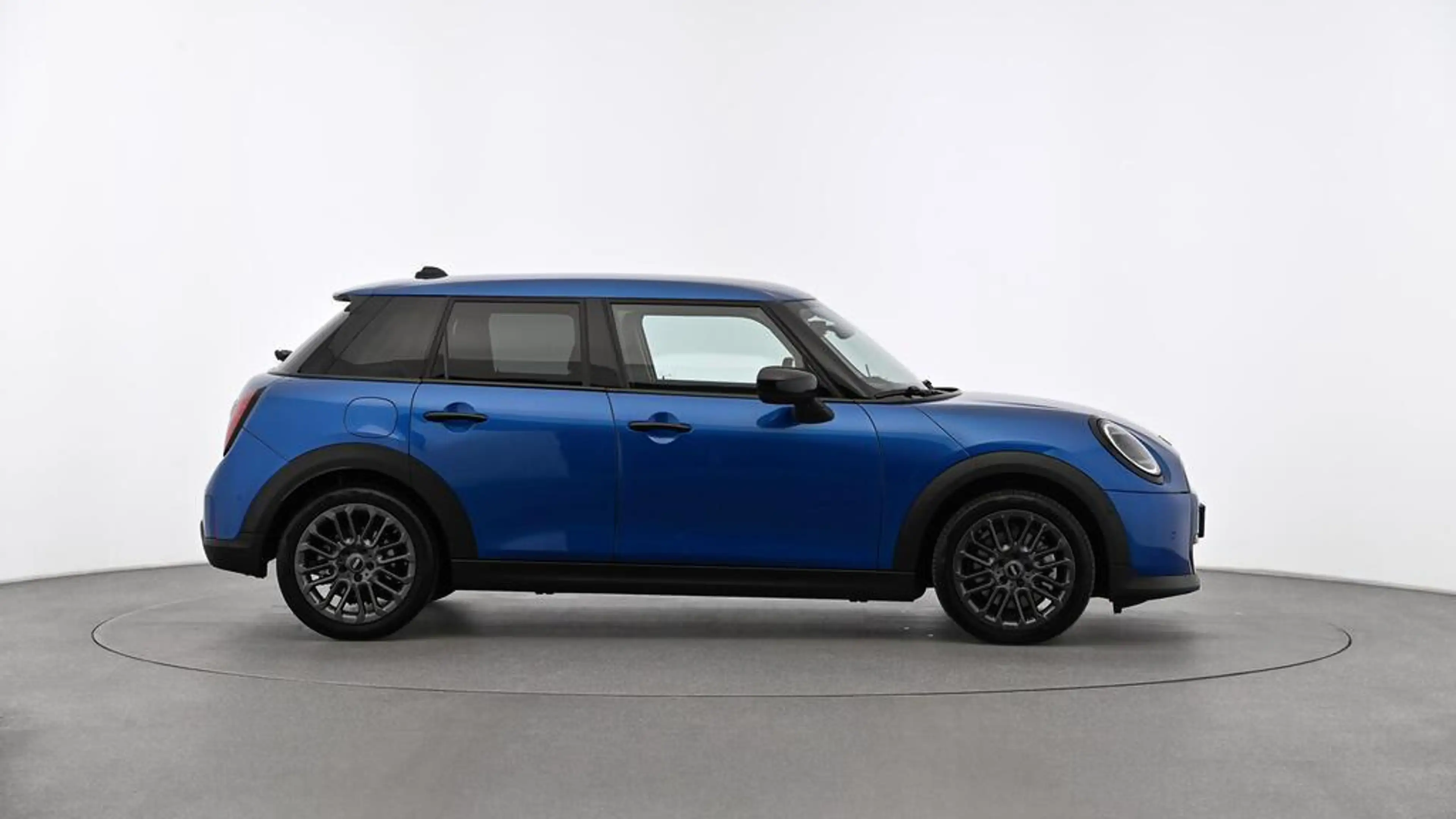 MINI Cooper C Essential Trim — photo 3