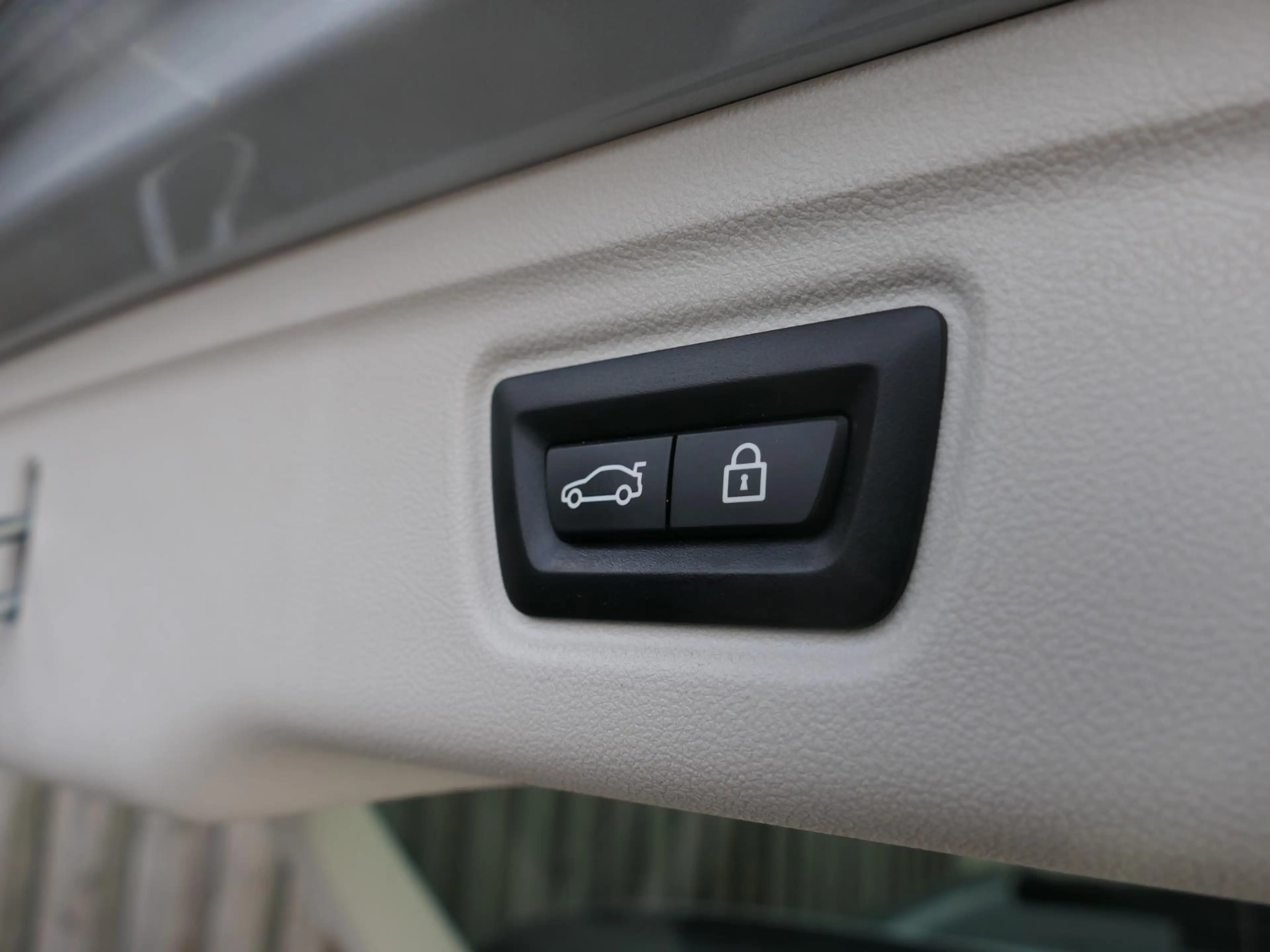 BMW 330 3-serie Touring 330e High Executive | Shadow line — photo 13