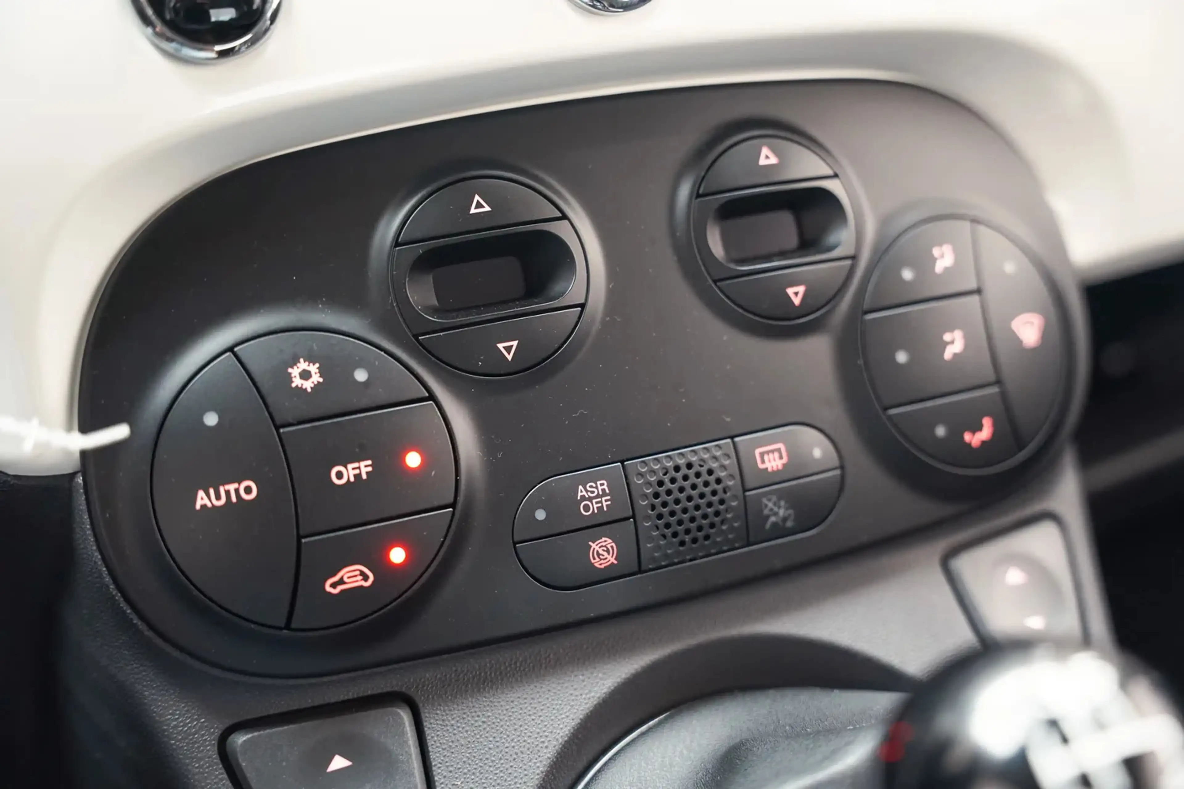 Fiat 500C 1.2 Lounge Cabrio [ Leer Climate Navi PDC Lichtmet — photo 8