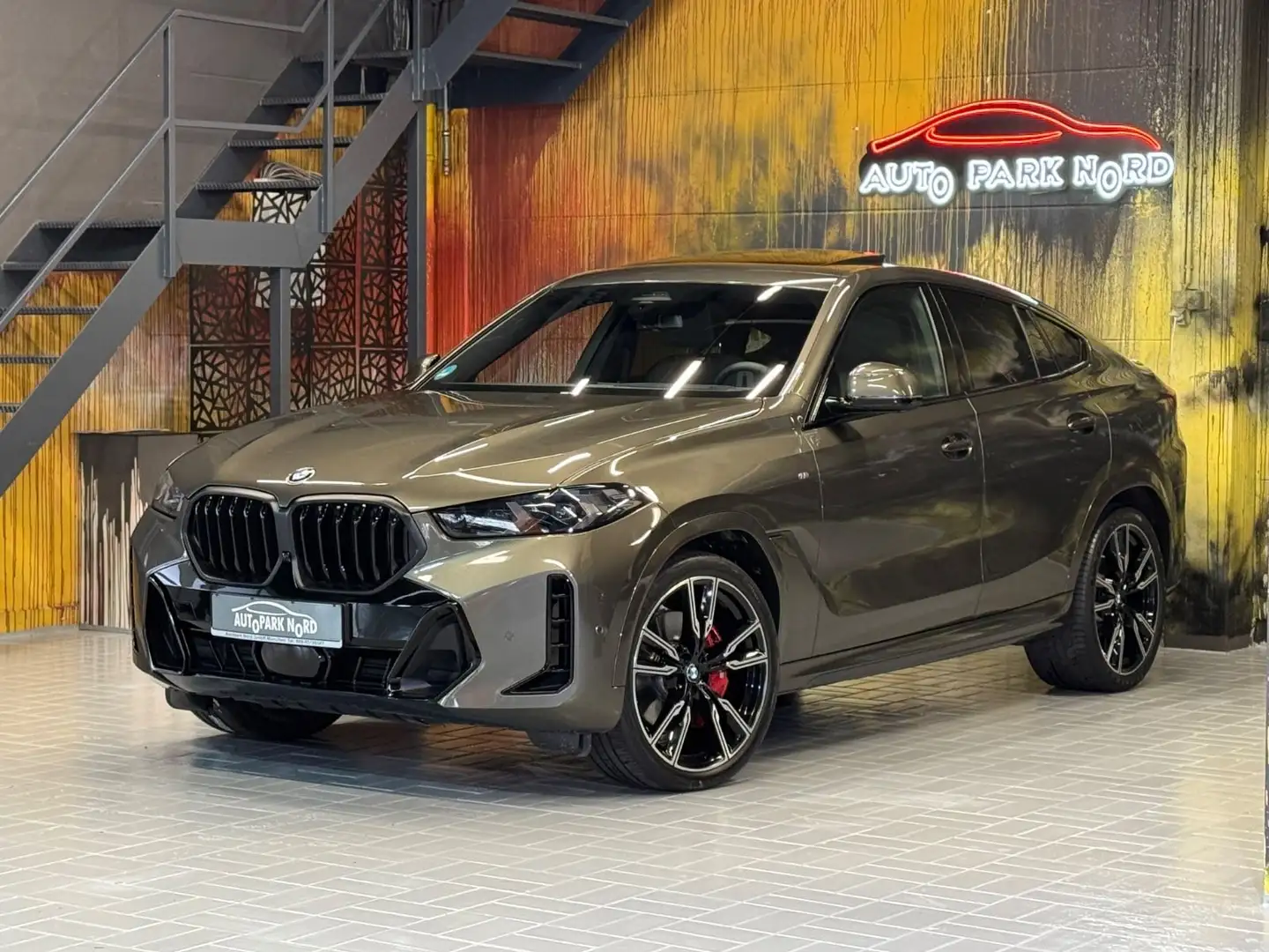 BMW X6 40d xDrive M Sport Pro ~PANO~360°~HUD~H&K~22 Barna - 1