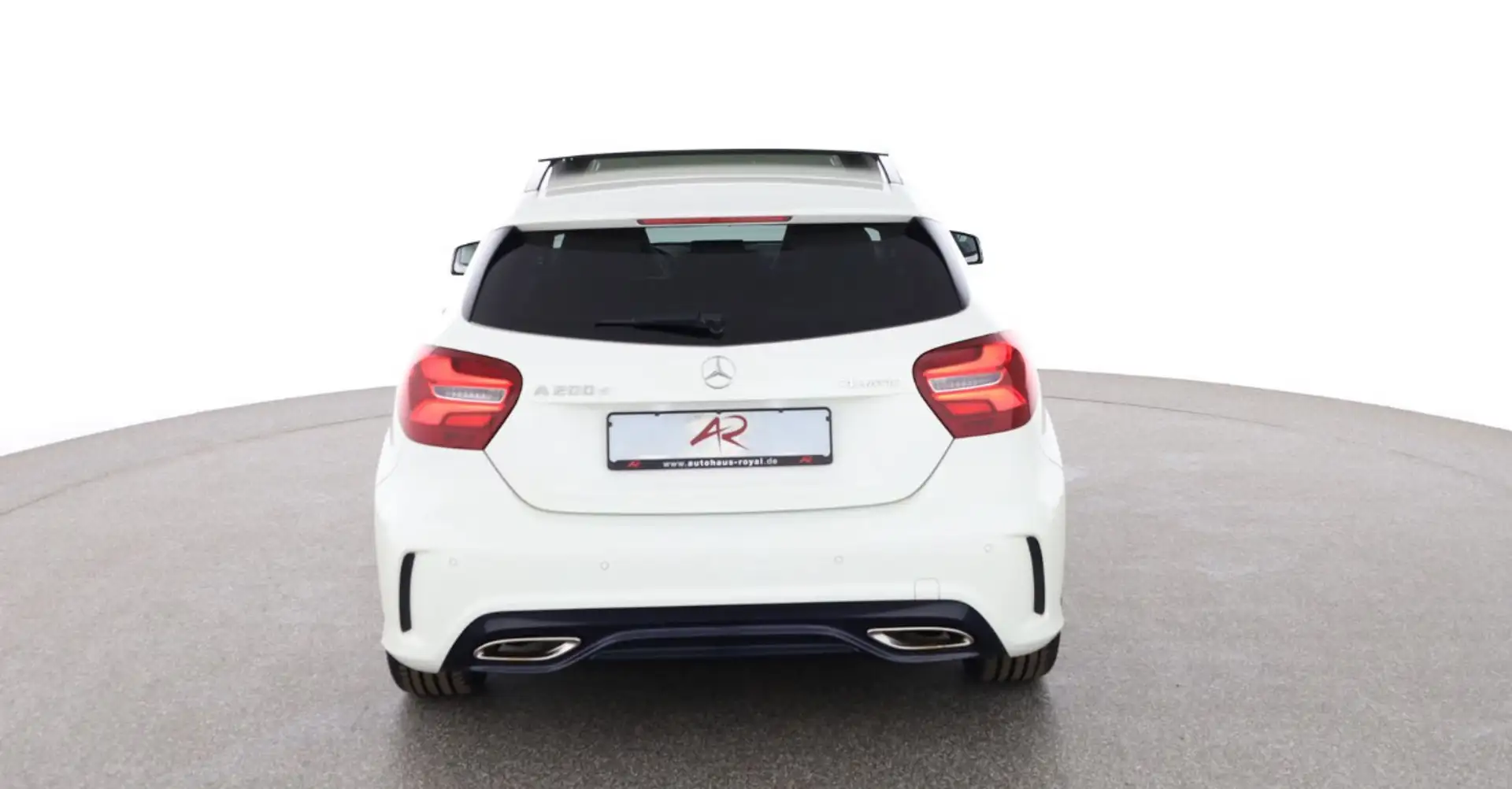 Mercedes-Benz A 200 d Sport Night AMG 4matic auto Weiß - 2