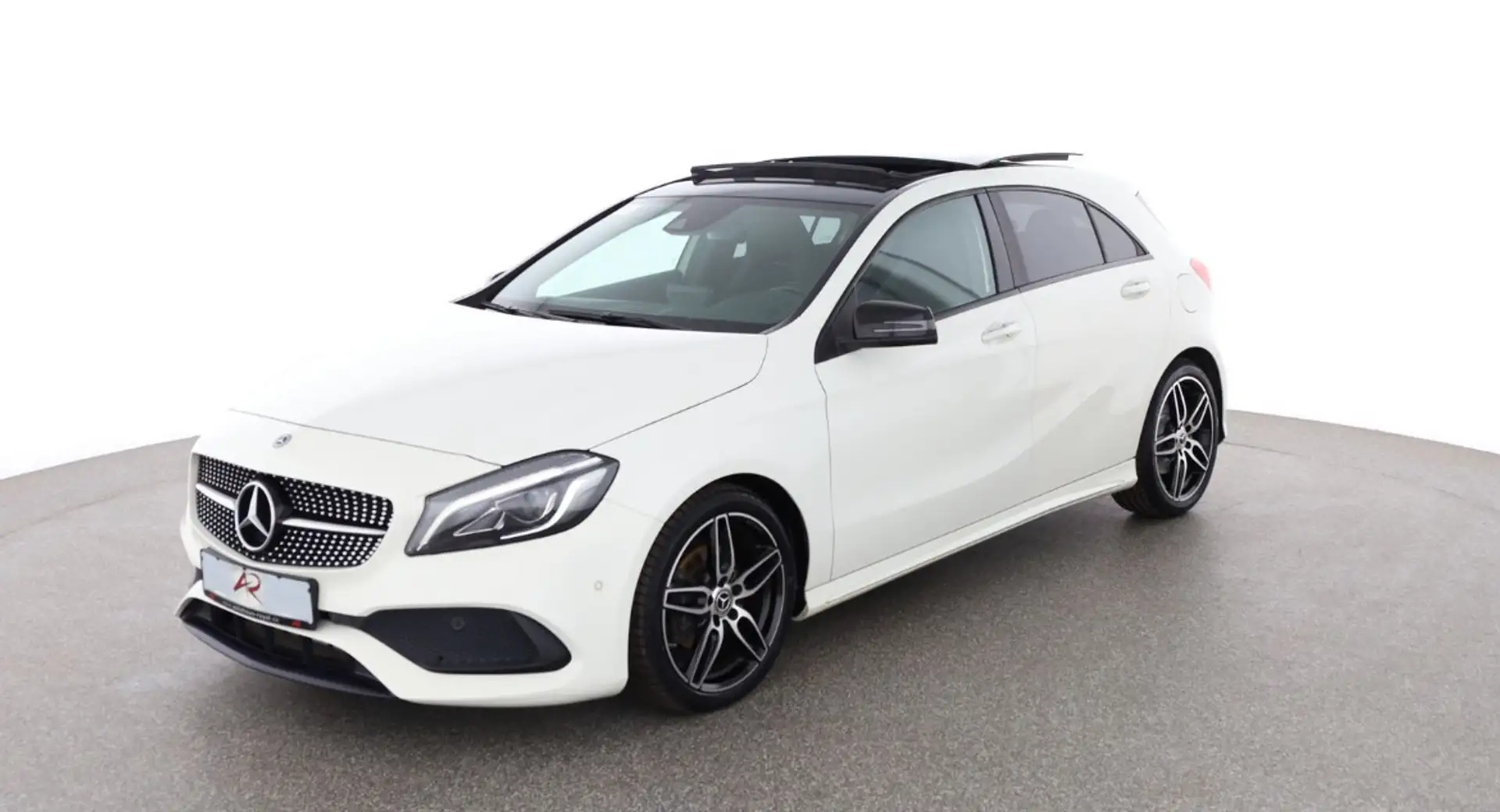 Mercedes-Benz A 200 d Sport Night AMG 4matic auto Weiß - 1