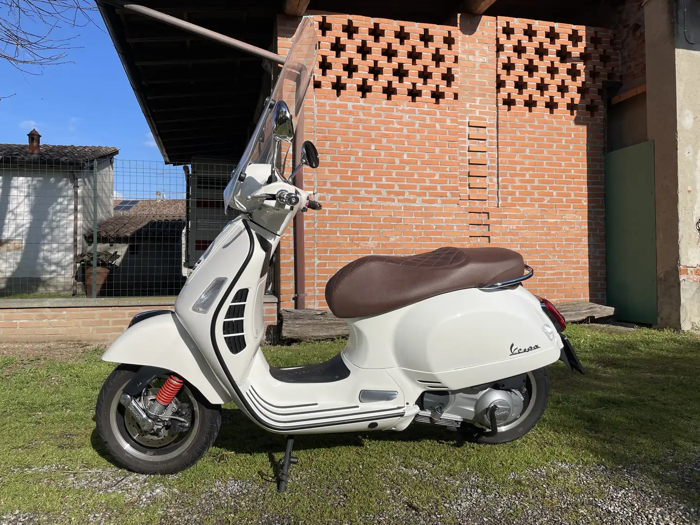 Vespa GTS Super 300 - 1