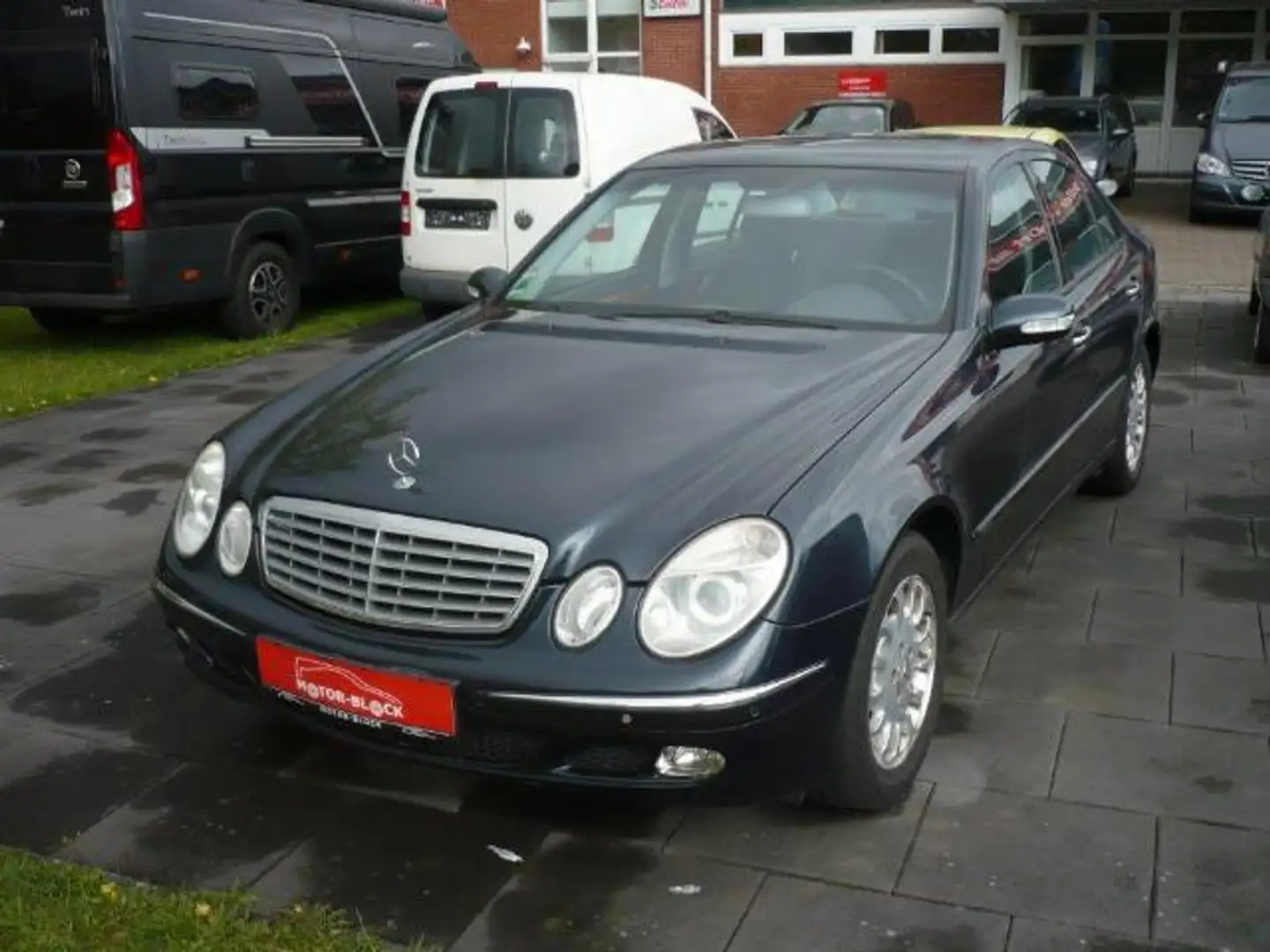 Mercedes-Benz E 200 K Elegance Black - 1