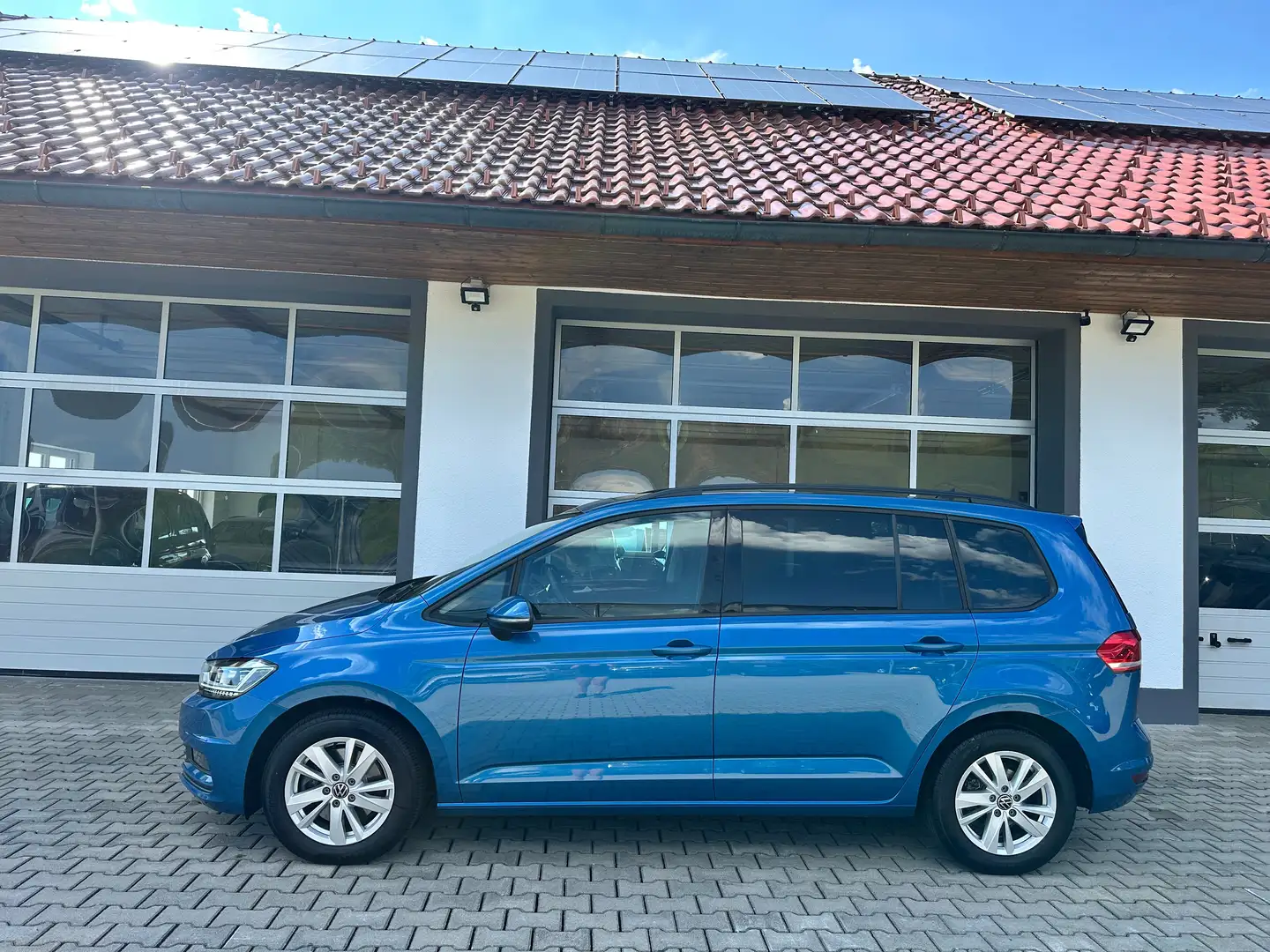 Volkswagen Touran 2,0 TDI DSG CL *LED*AHV*DIGITAL*PANO*RFK*APP*ACC* Blau - 2