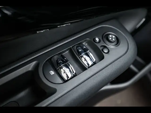 Mini Clubman view 14