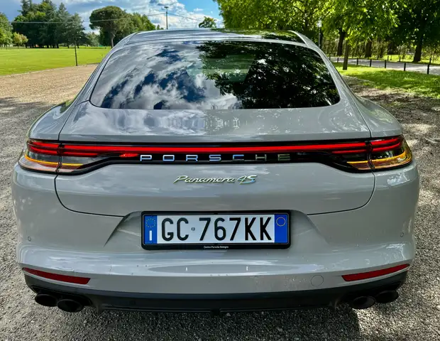 Porsche Panamera view 5