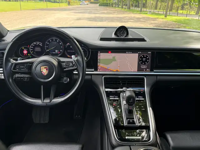 Porsche Panamera view 14