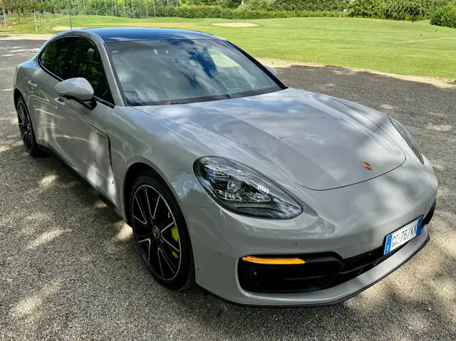 Porsche Panamera view 7