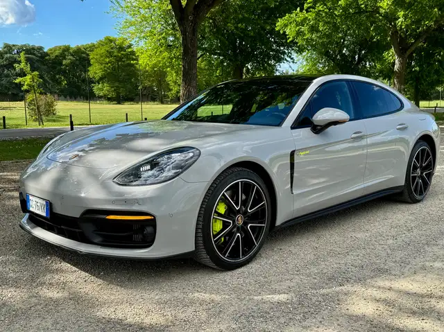 Porsche Panamera main image