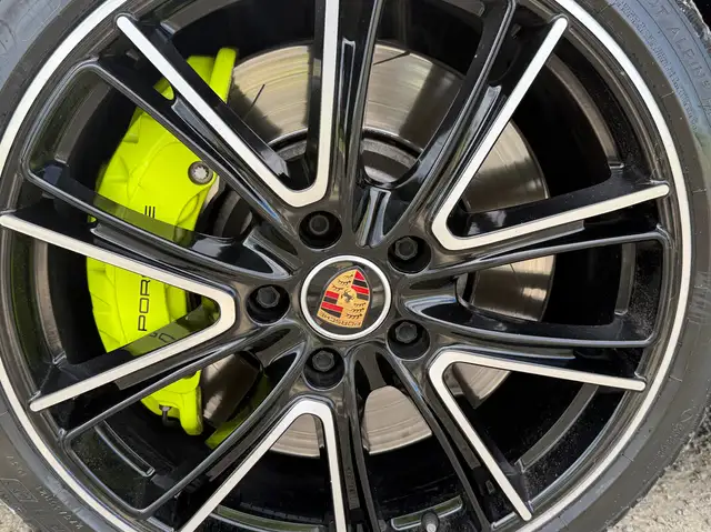Porsche Panamera view 9