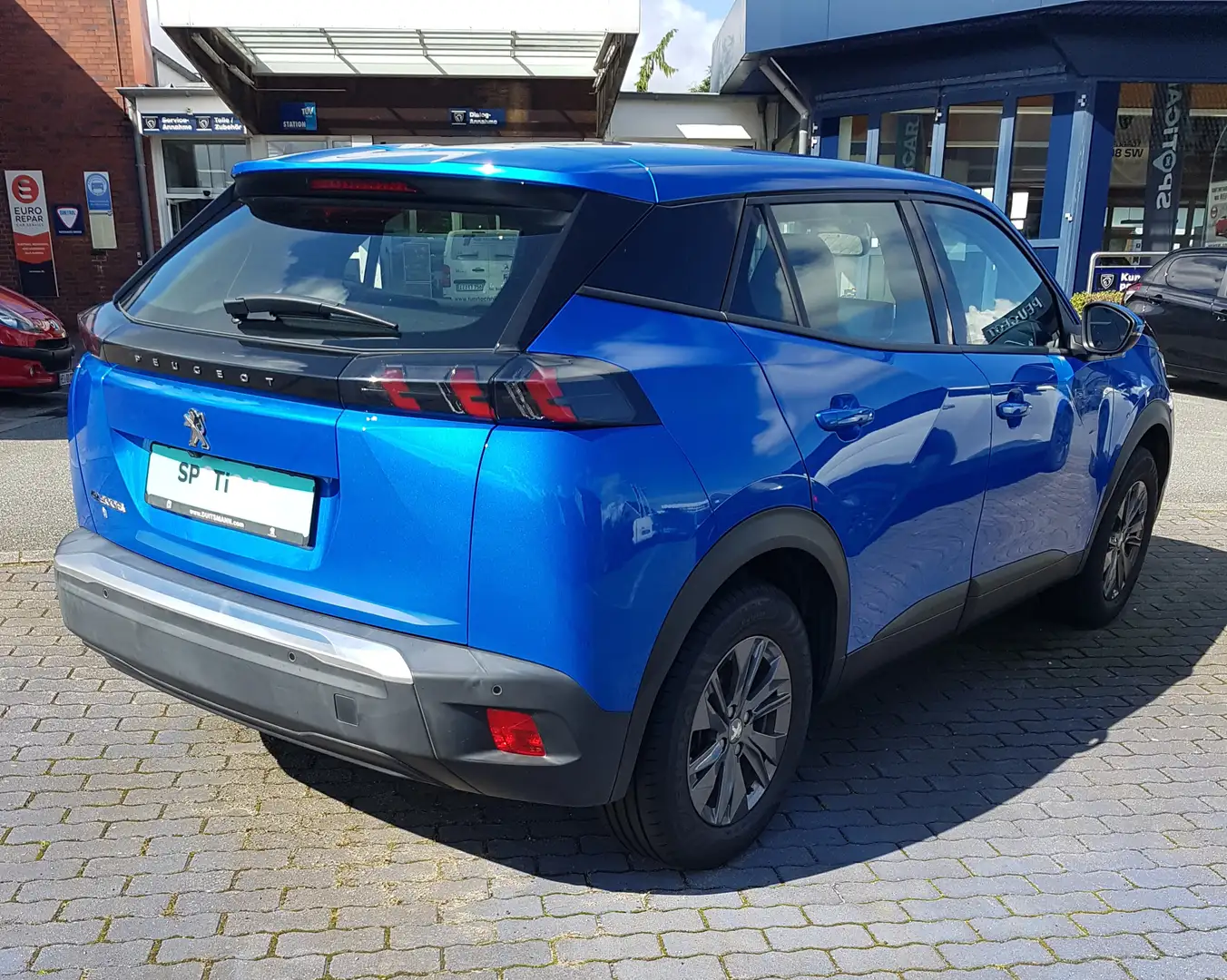 Peugeot 2008 e- Active Pack Blau - 2