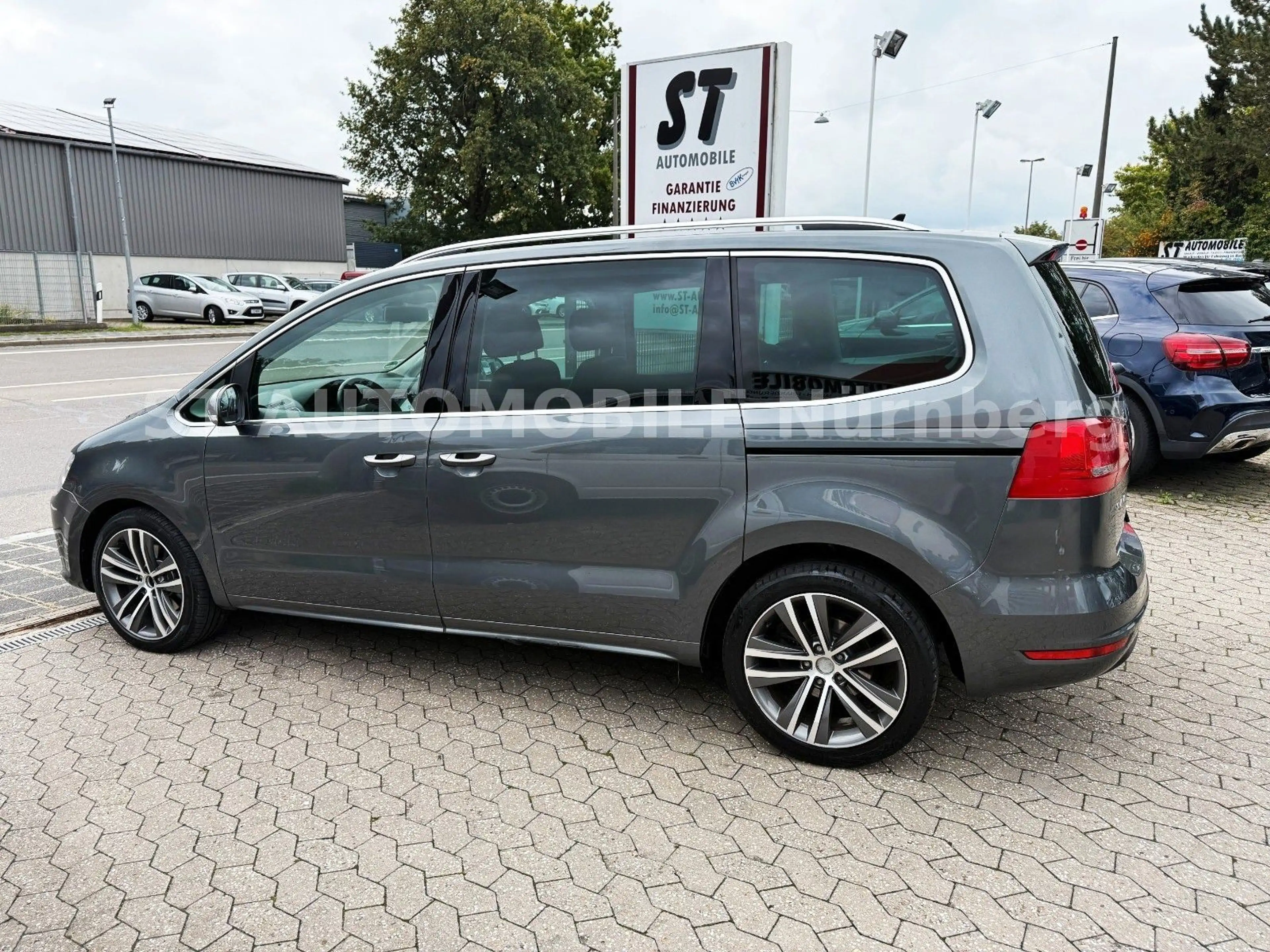 Volkswagen Sharan 2.0 TDI DSG BMT HIGHLINE*7SITZ*PANORAMA* — photo 6