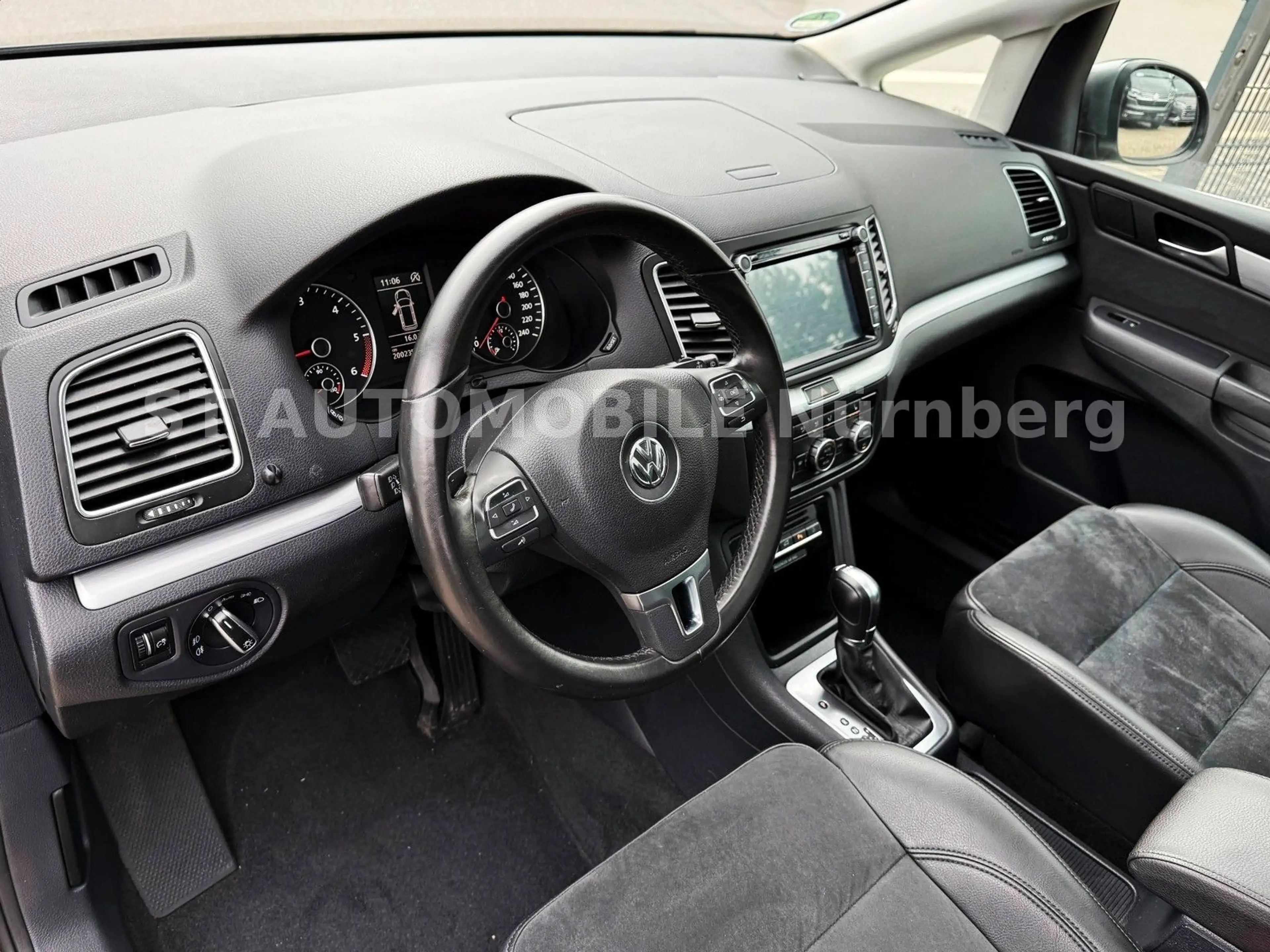 Volkswagen Sharan 2.0 TDI DSG BMT HIGHLINE*7SITZ*PANORAMA* — photo 8
