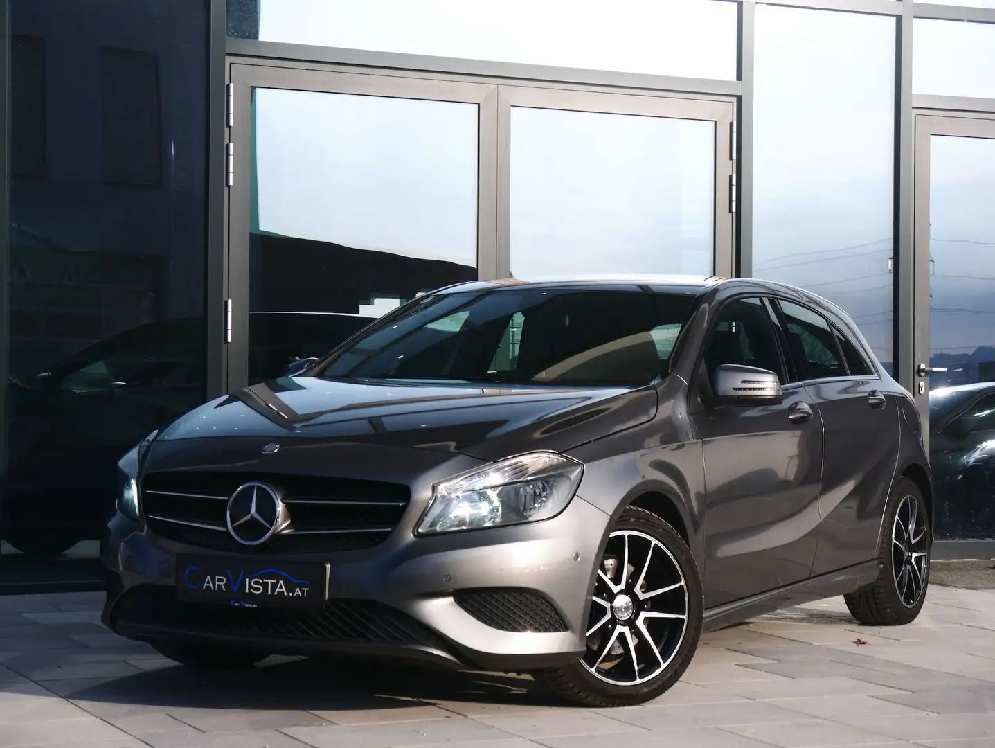Mercedes-Benz A 180 Style BlueEfficiency Silber - 2