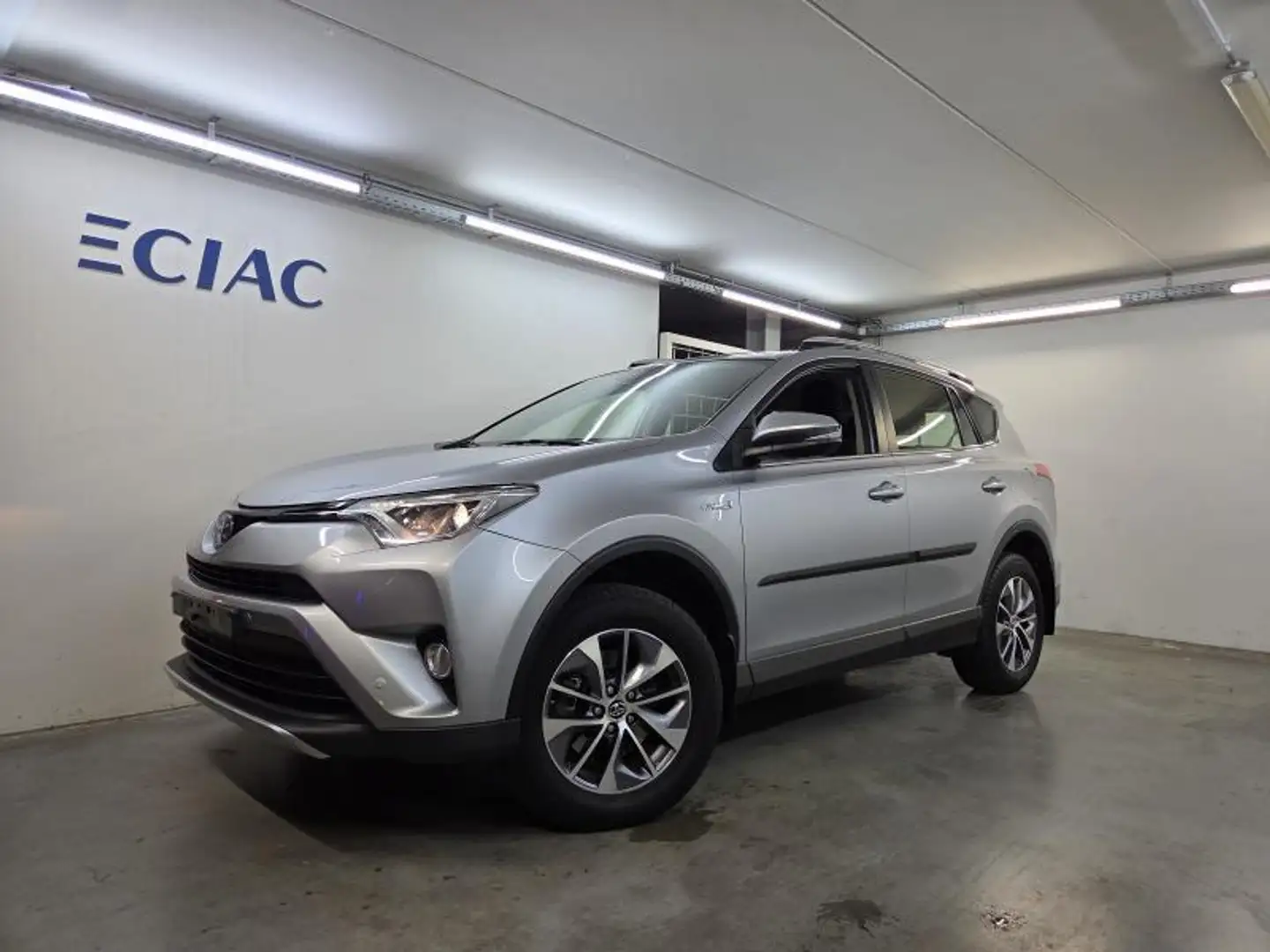 Toyota RAV 4 Comfort Gris - 1