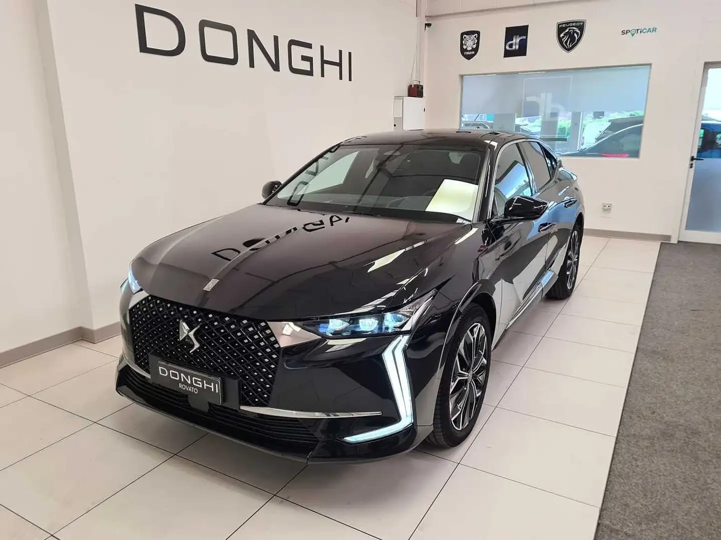 DS Automobiles DS 4 Opera 1.5 130cv EAT8 BlueHDi AZIENDALE! Noir - 1