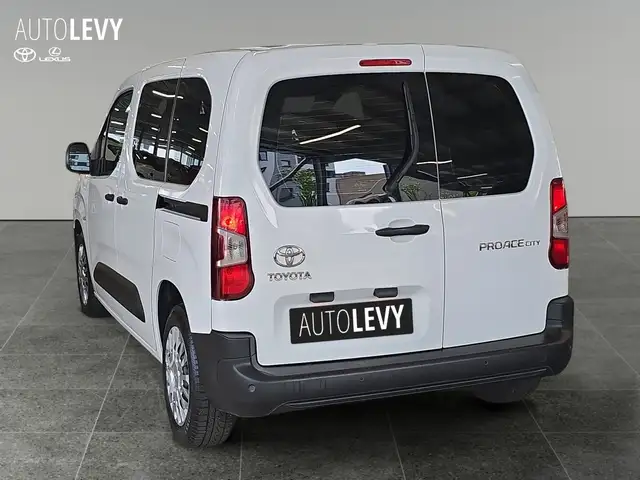 Toyota Proace City view 4