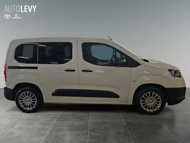 Toyota Proace City view 7