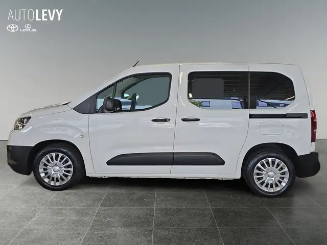 Toyota Proace City view 3