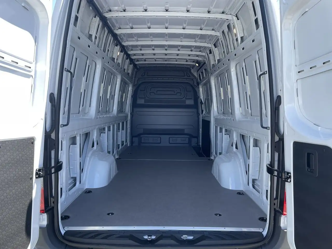 Mercedes-Benz eSprinter photo Mercedes-Benz eSprinter
