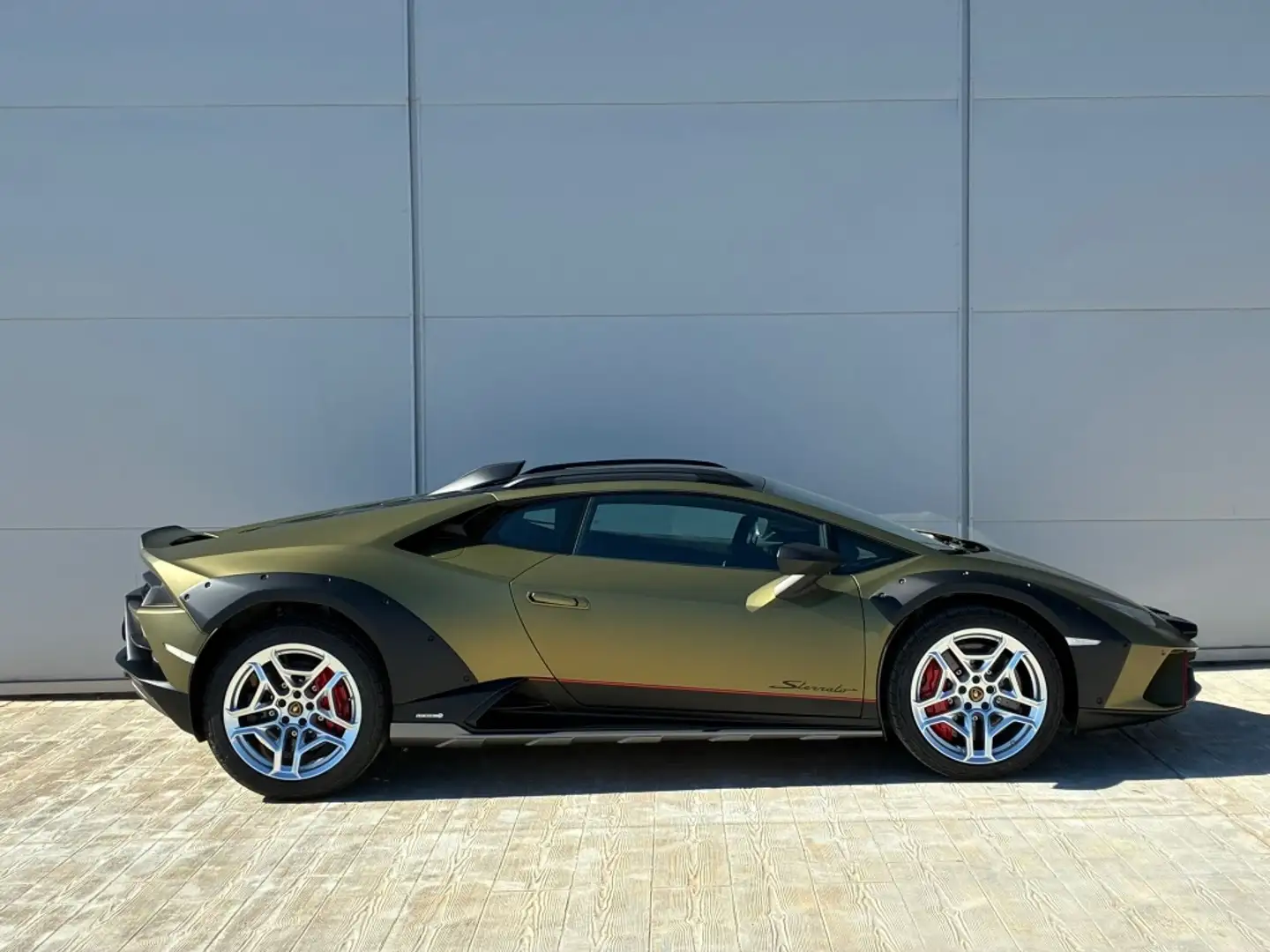 Lamborghini Huracán Sterrato Verde - 2