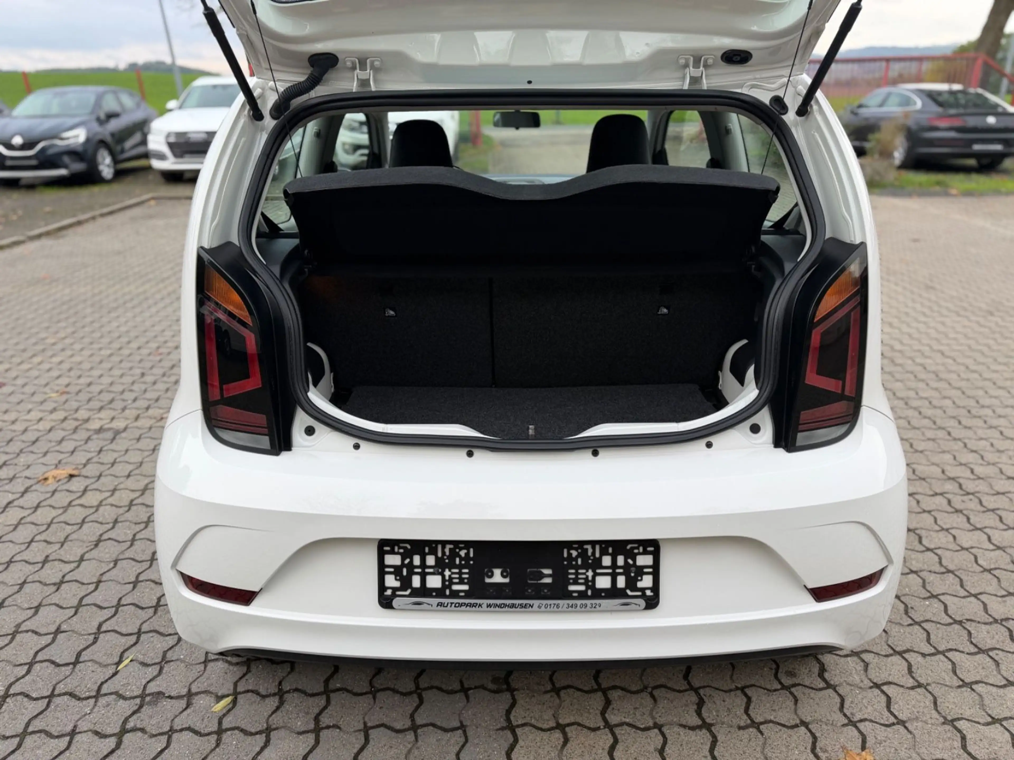 Volkswagen up! 1.0 UP! *1 HAND *27 TKM *TÜV NEU *KLIMA — photo 14