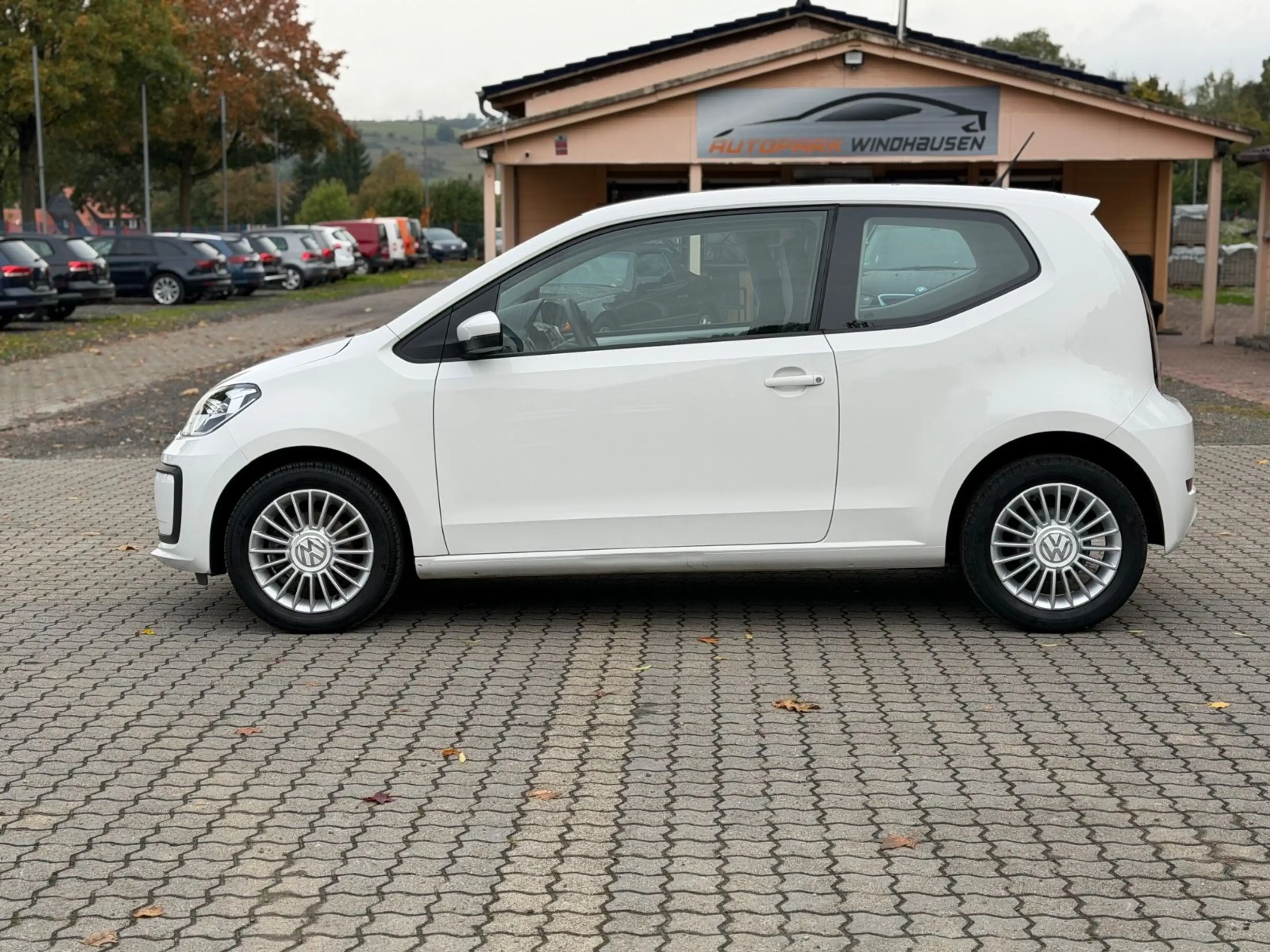 Volkswagen up! 1.0 UP! *1 HAND *27 TKM *TÜV NEU *KLIMA — photo 2
