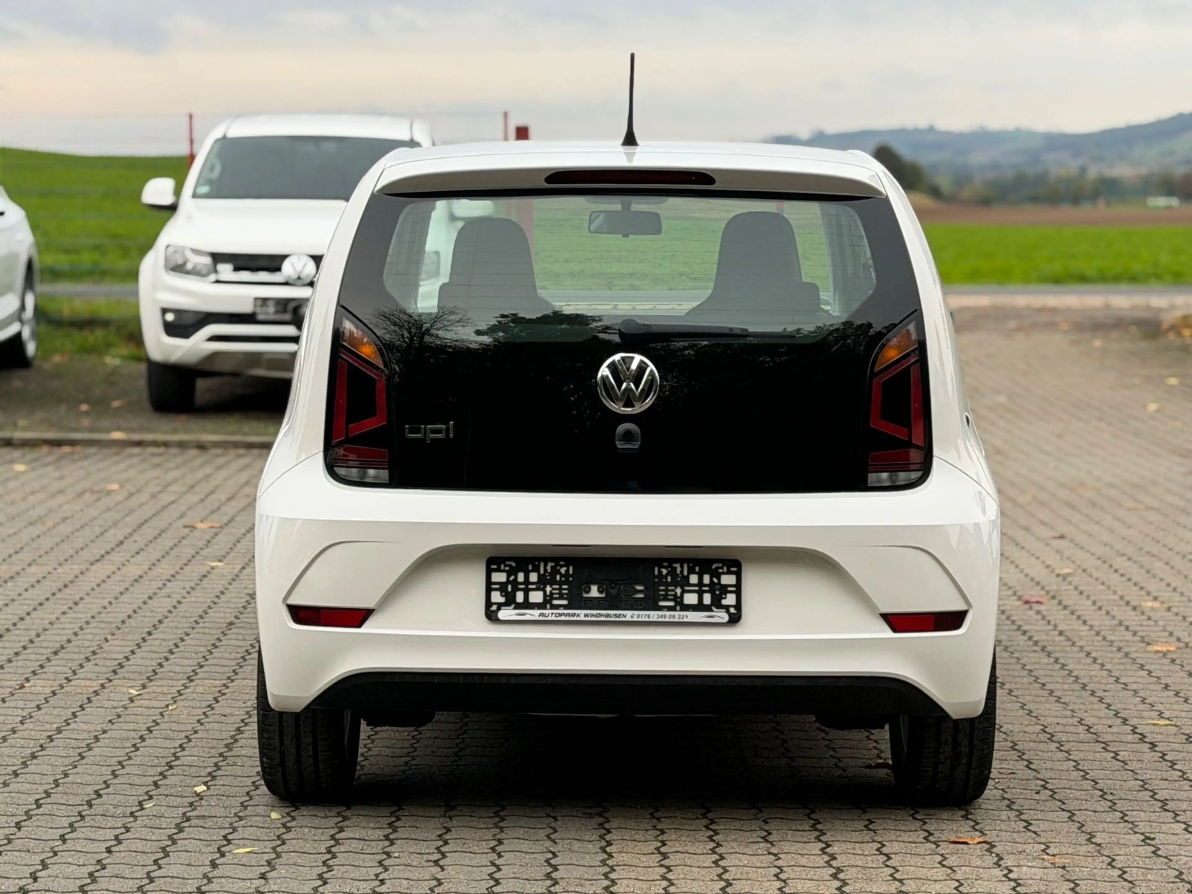 Volkswagen up! 1.0 UP! *1 HAND *27 TKM *TÜV NEU *KLIMA — photo 4