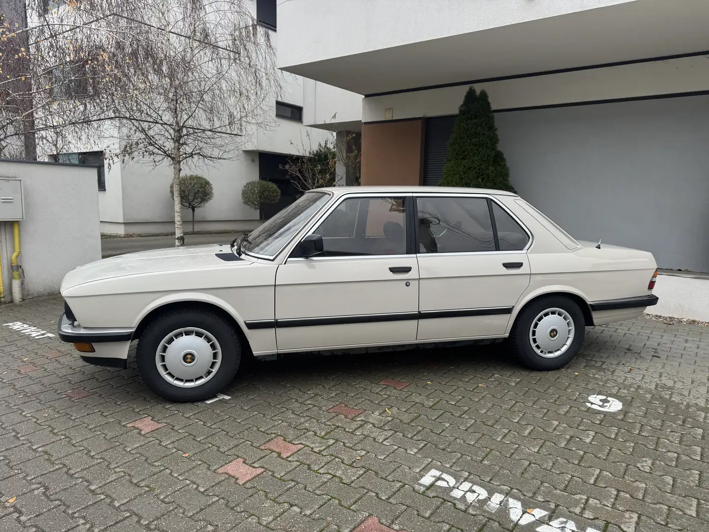 BMW 518 518i - 1