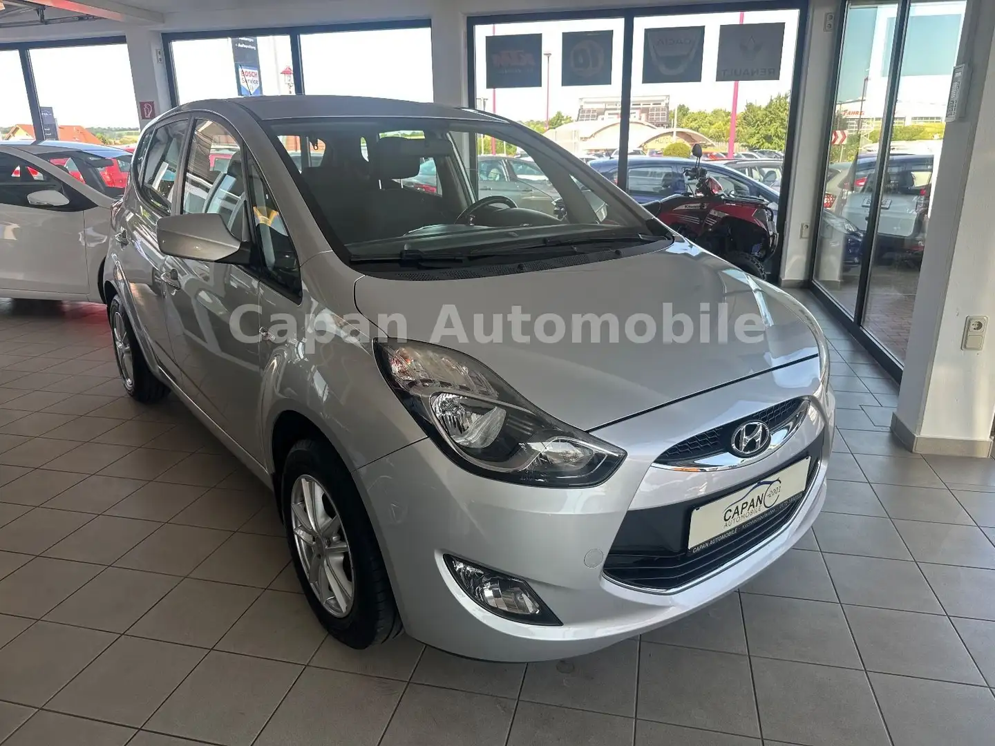 Hyundai iX20 5 Star Edition 1.Hand/Scheckheft/EURO5 Silber - 1
