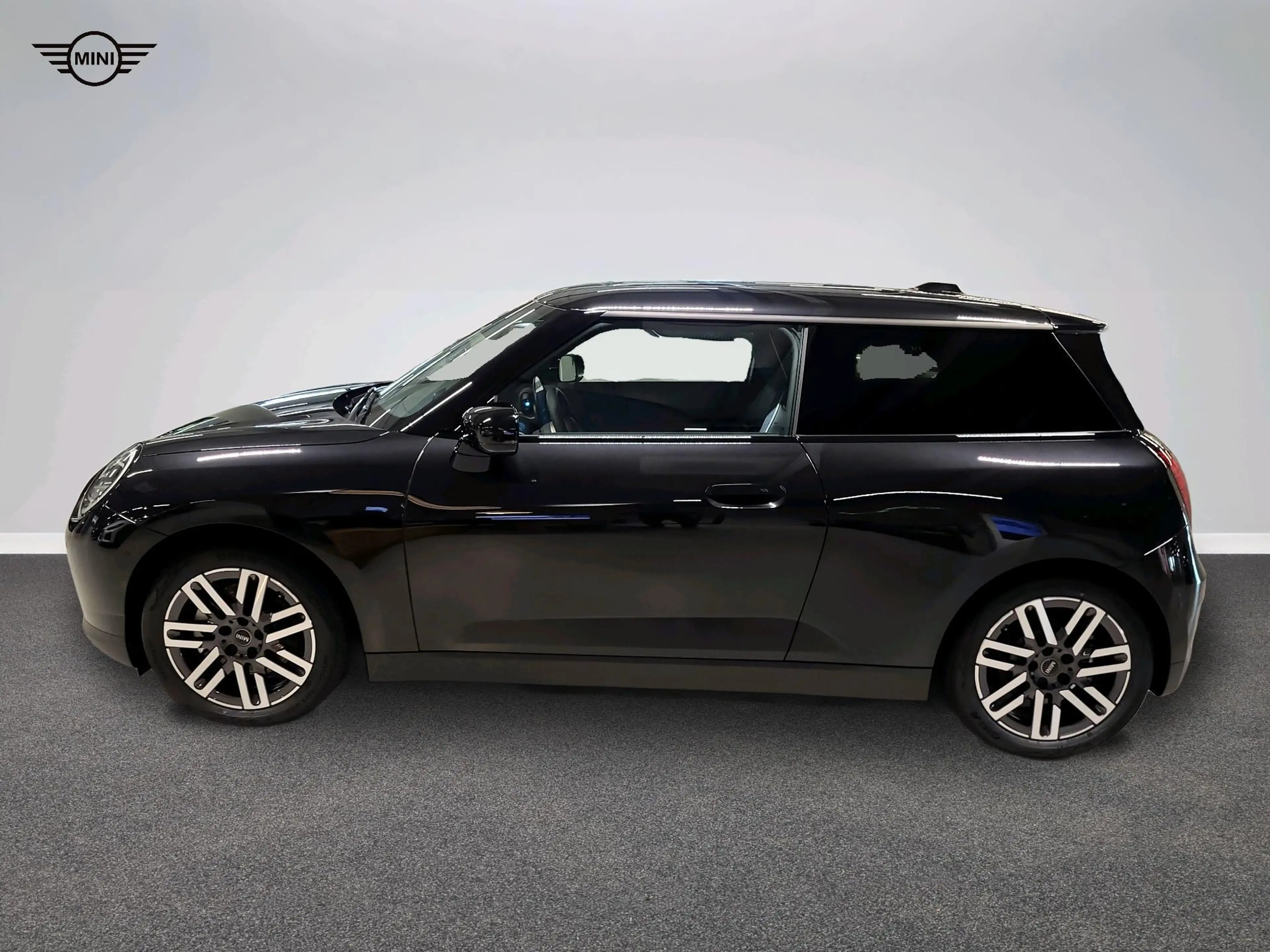 MINI Cooper SE Classic Trim — photo 2