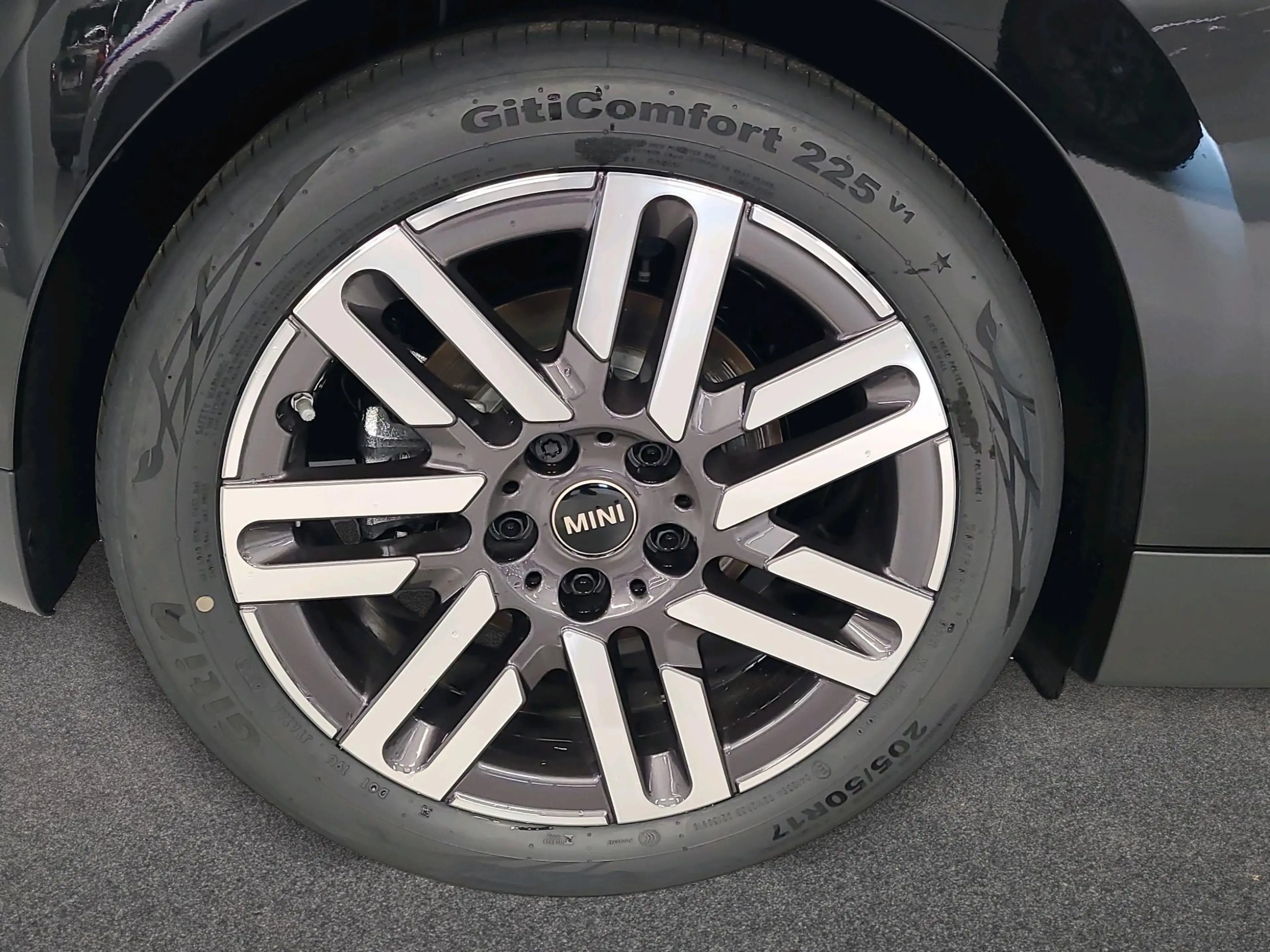 MINI Cooper SE Classic Trim — photo 10