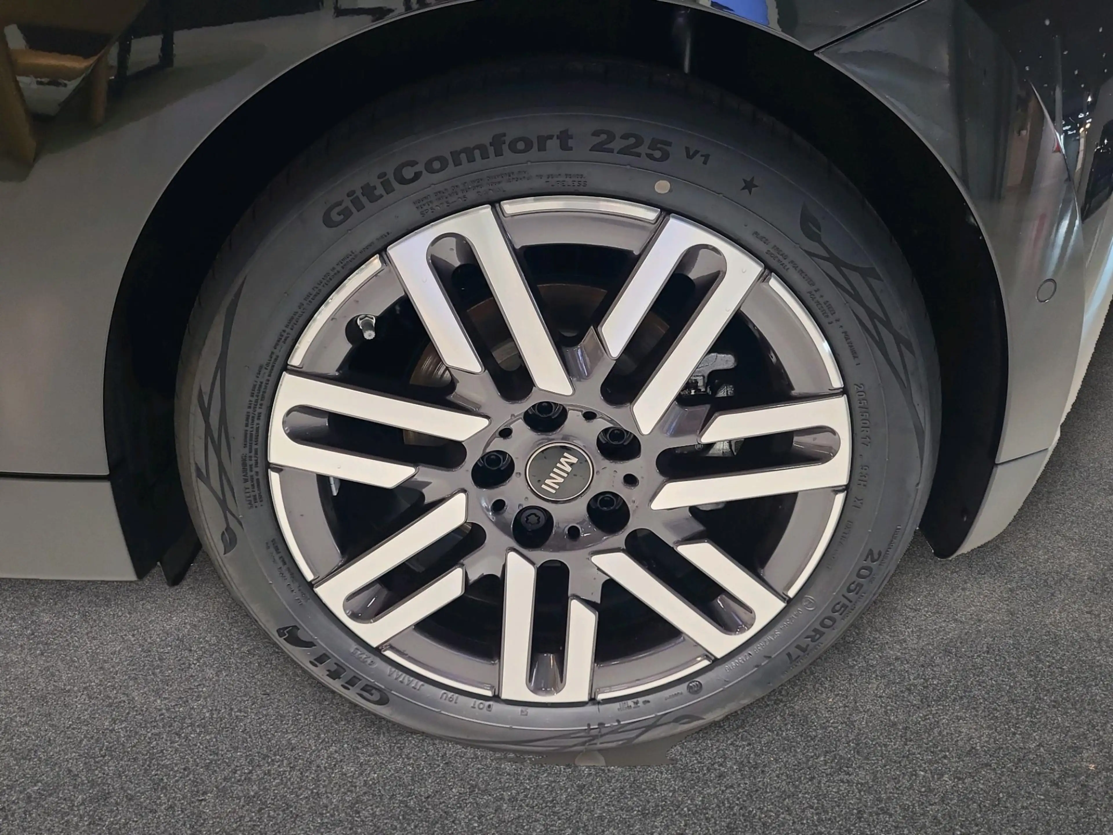 MINI Cooper SE Classic Trim — photo 9