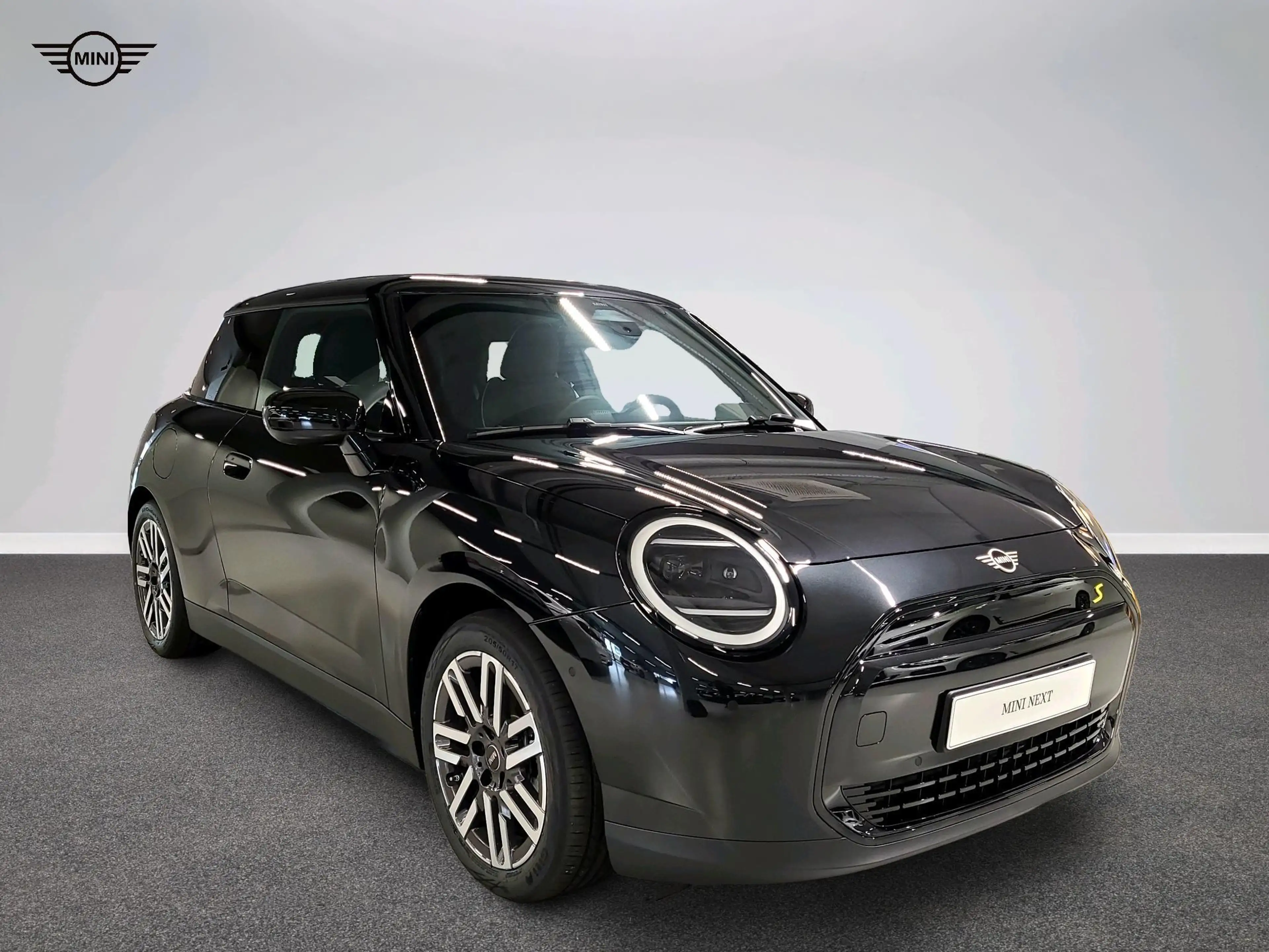 MINI Cooper SE Classic Trim — photo 12