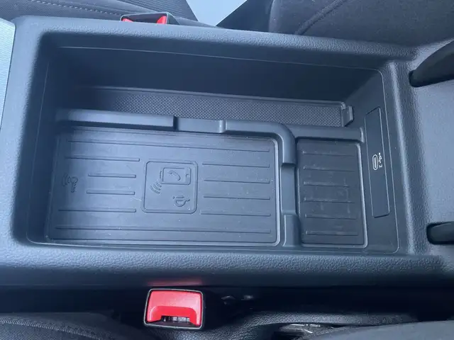 Audi A4 view 26